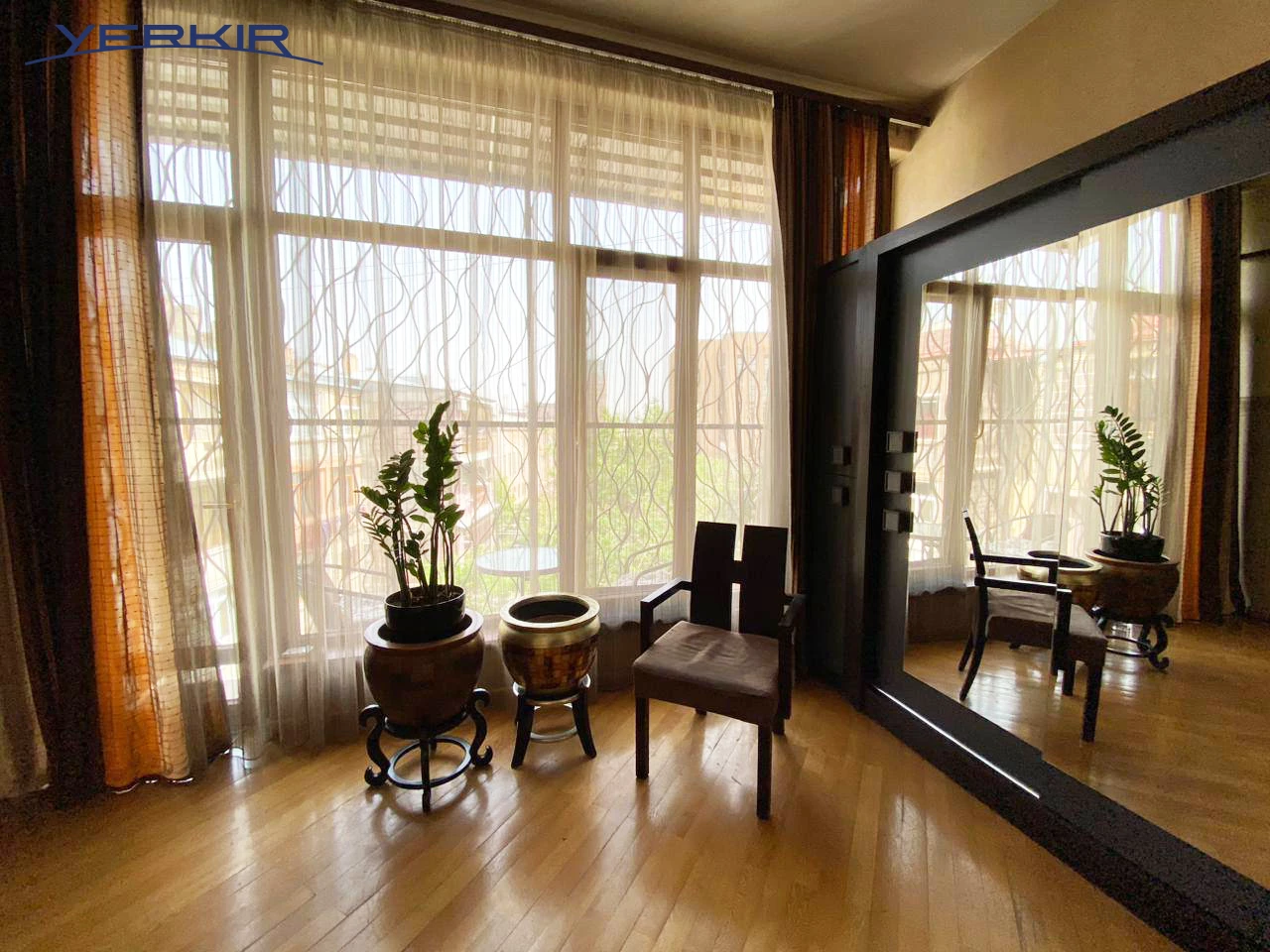 Apartments Code: 9+816390