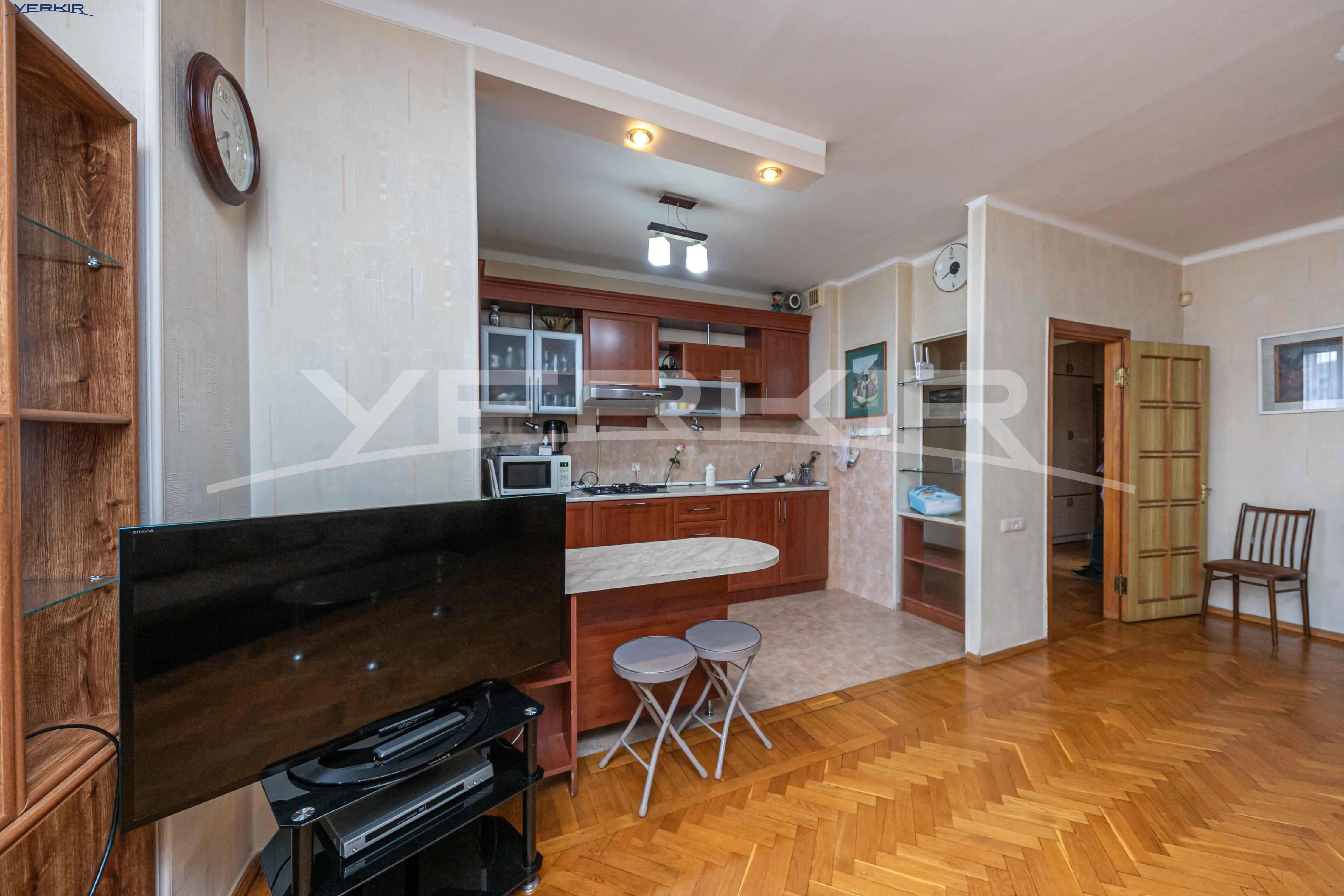 Apartments Code: 10+3472639