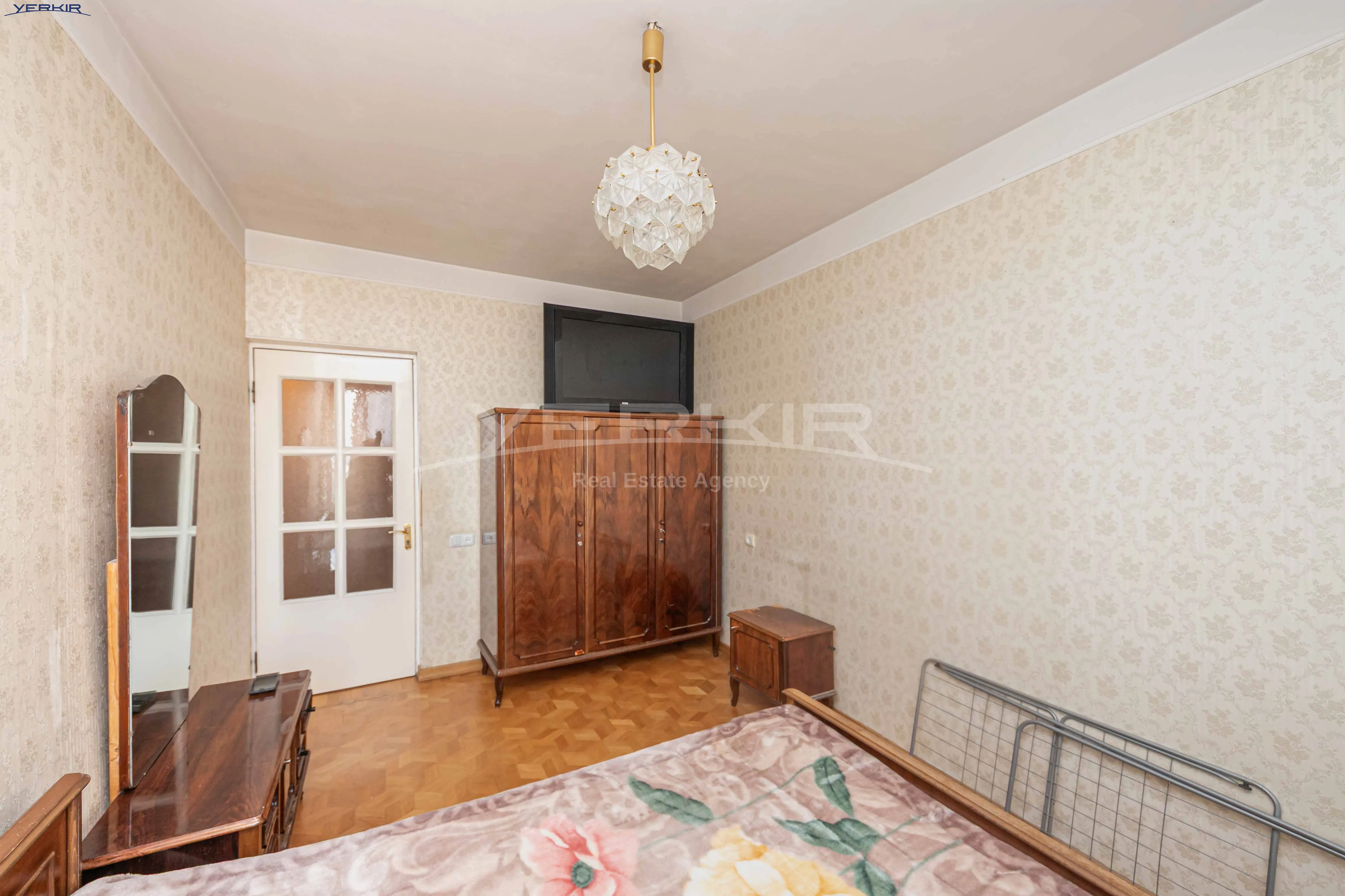 Apartments Code: 5+4123062