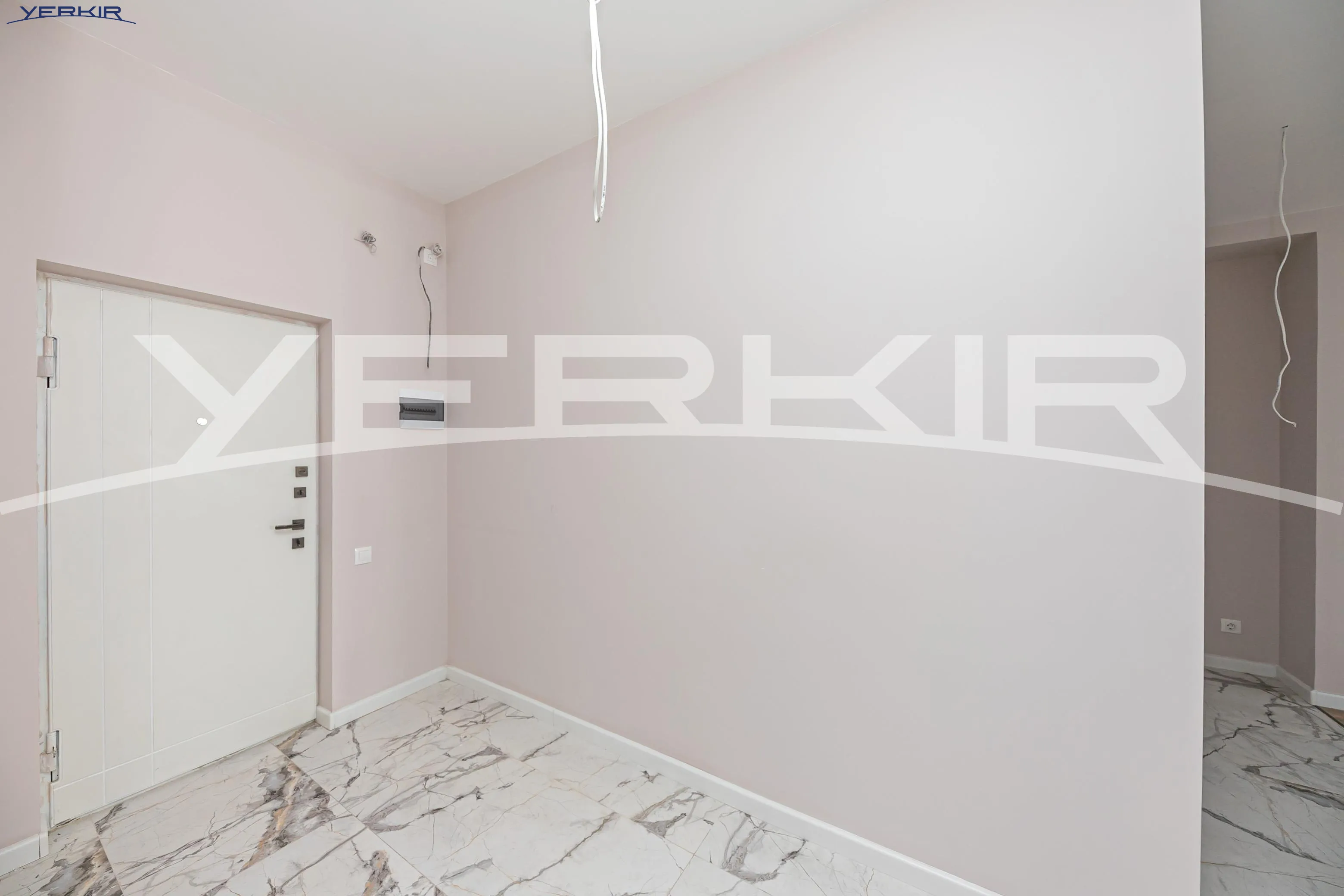 Apartments Code: 10+3740226