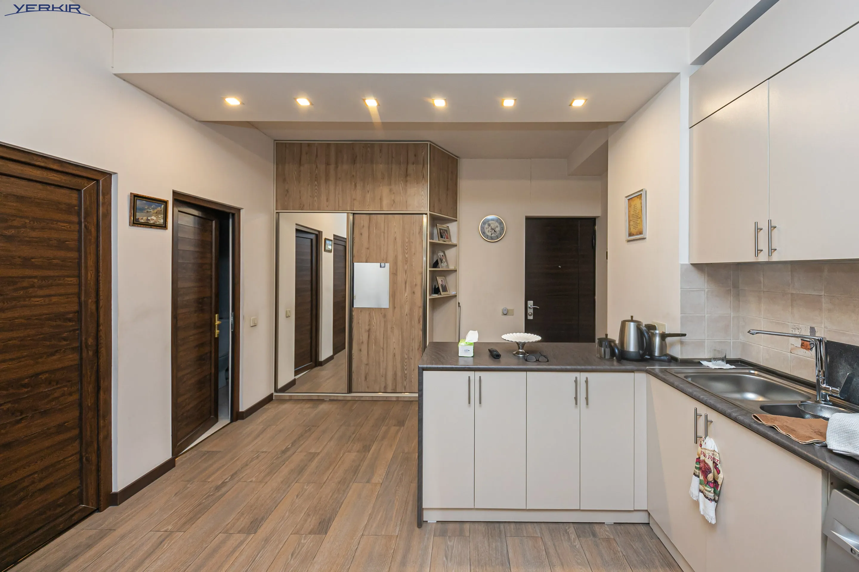 Բնակարաններ Կոդ` 10+2410137