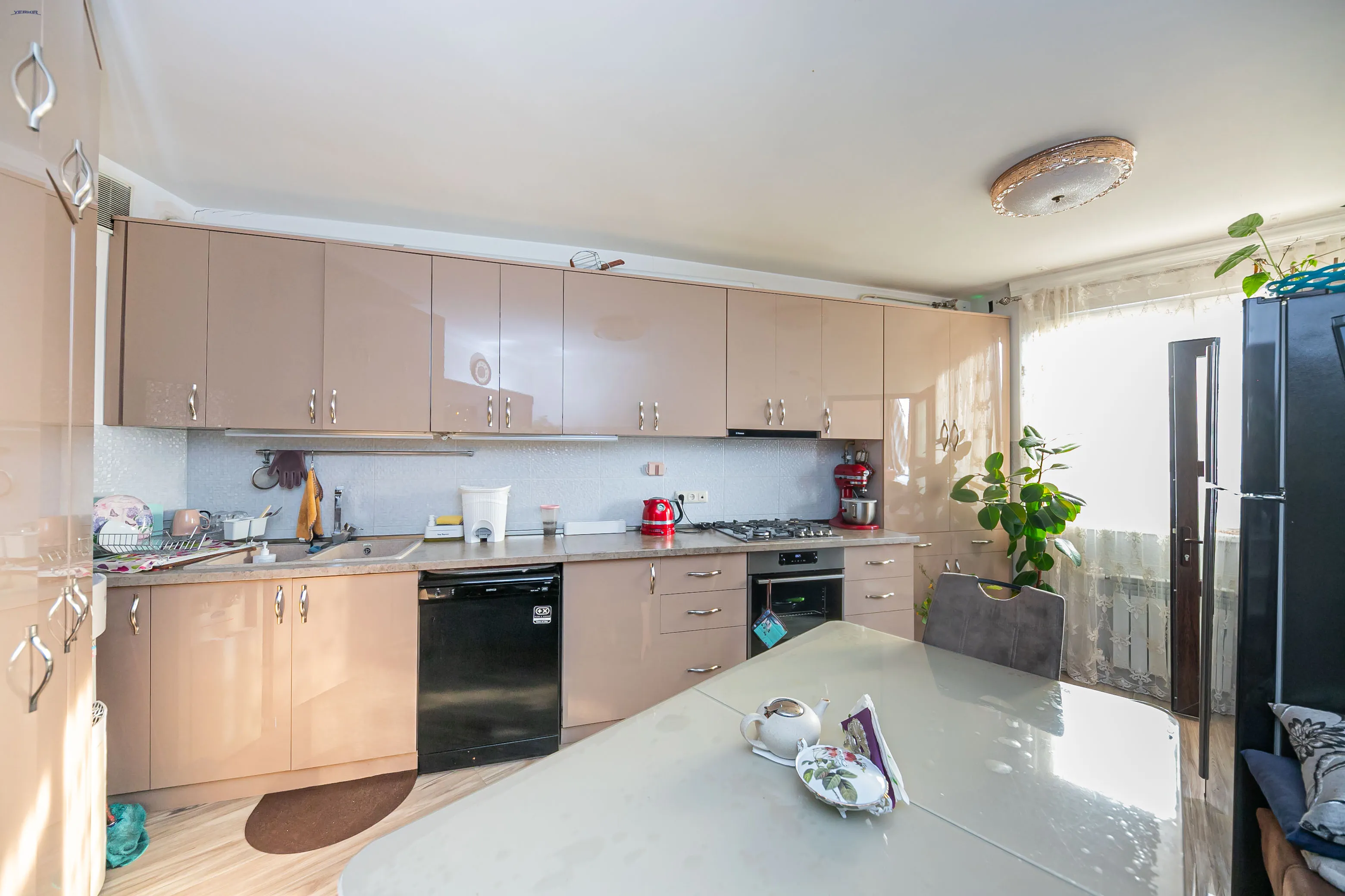 Բնակարաններ Կոդ` 10+3166121