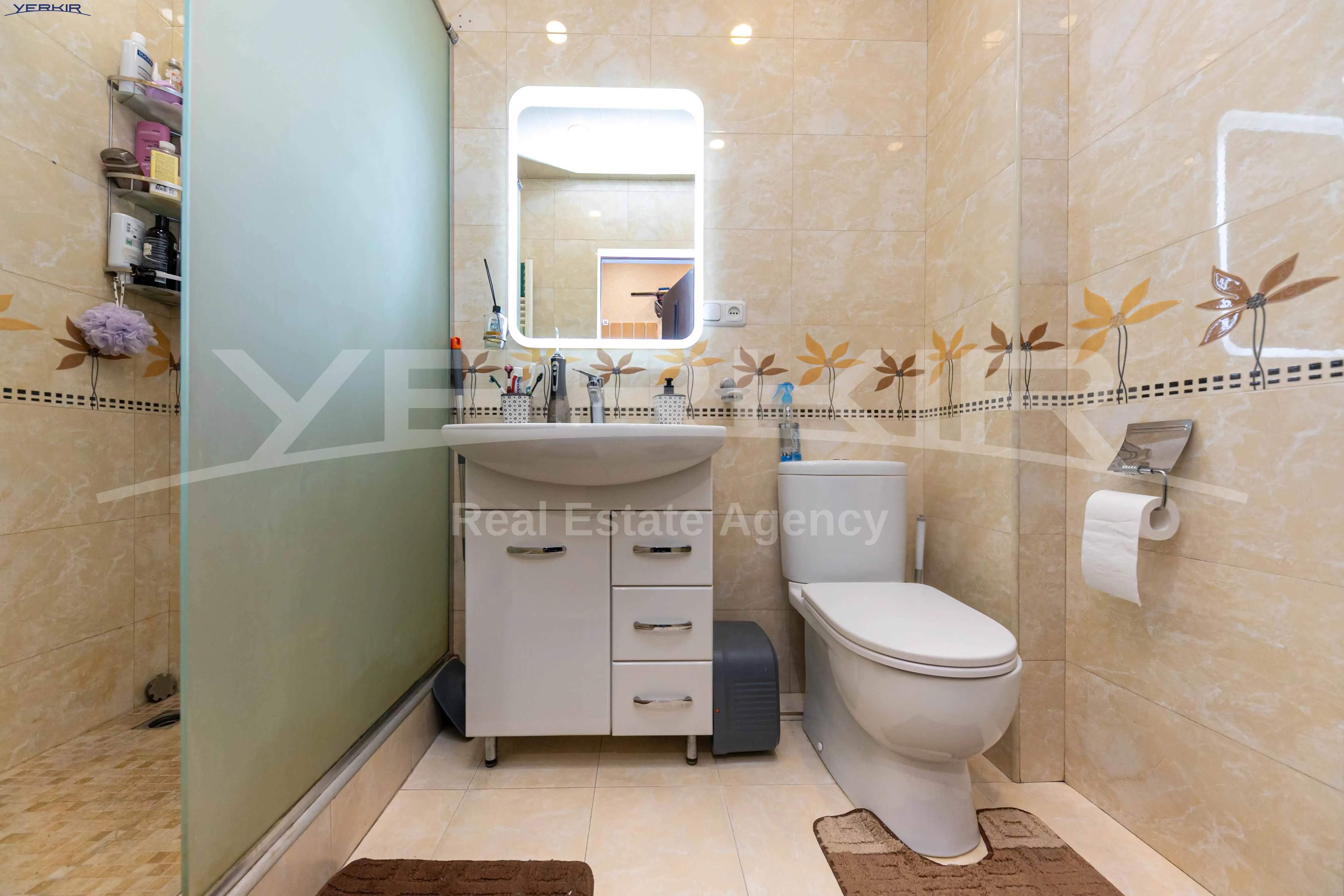Apartments Code: 5+2661655