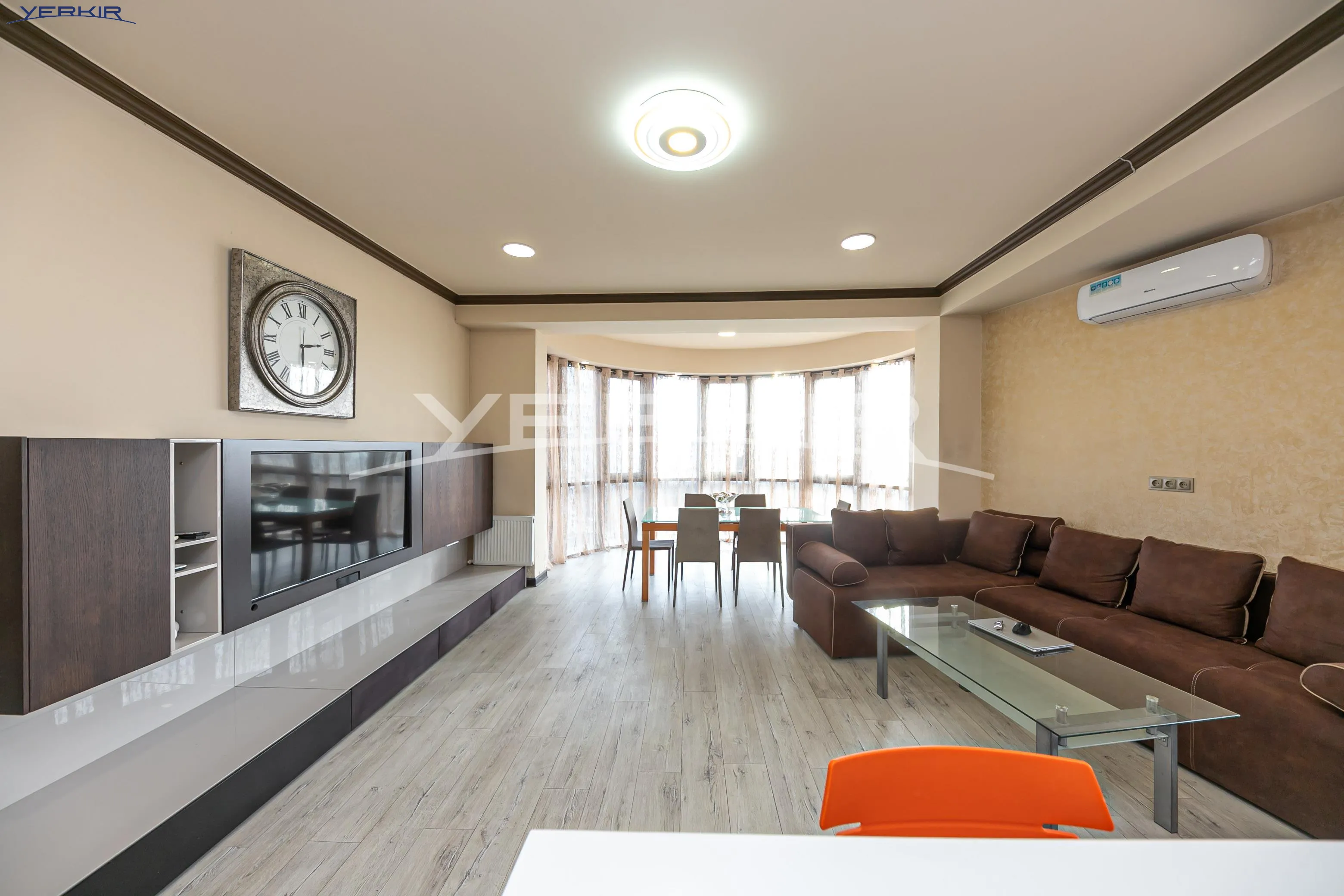 Apartments Code: 10+3701349