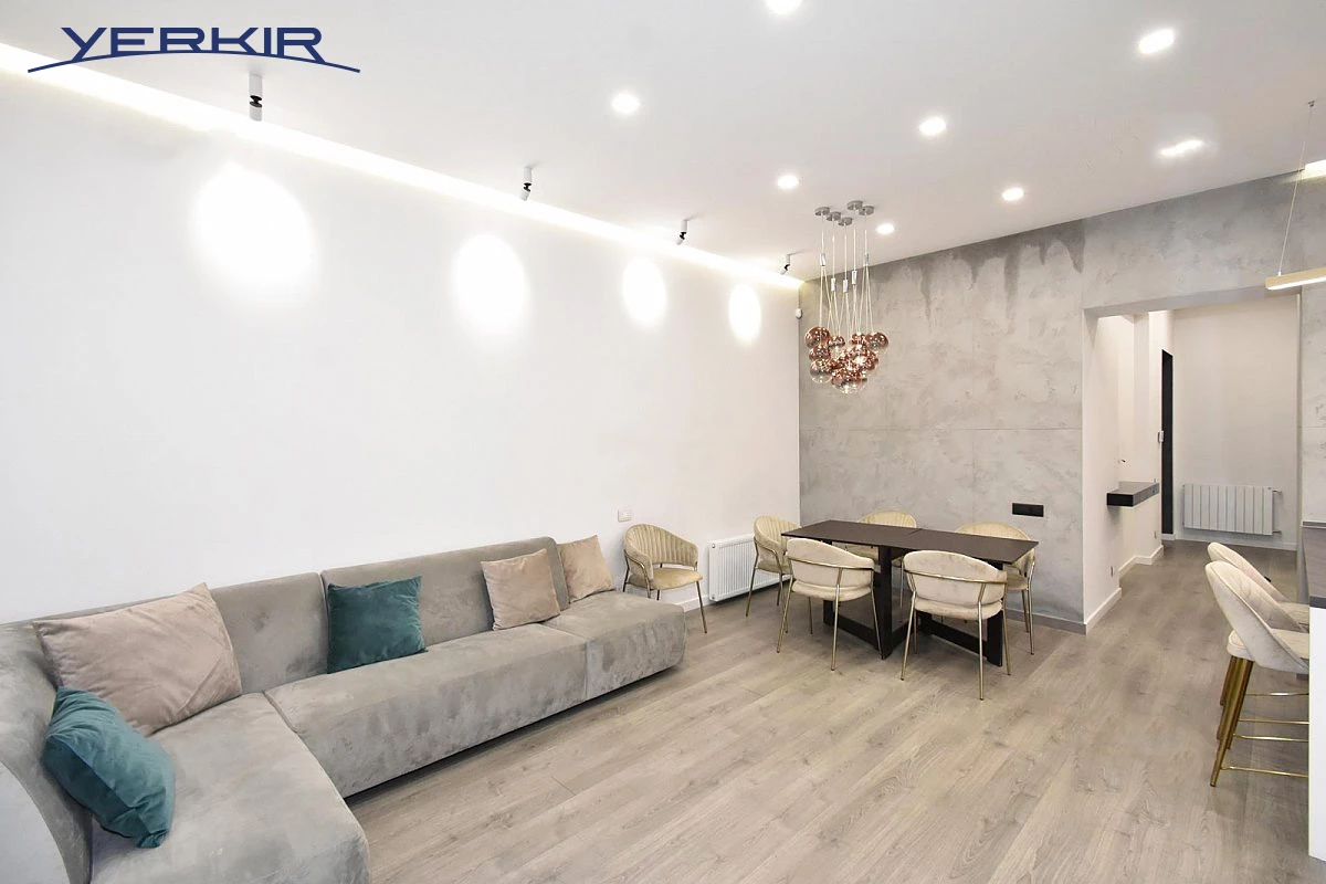 Apartments Code: 5+214833