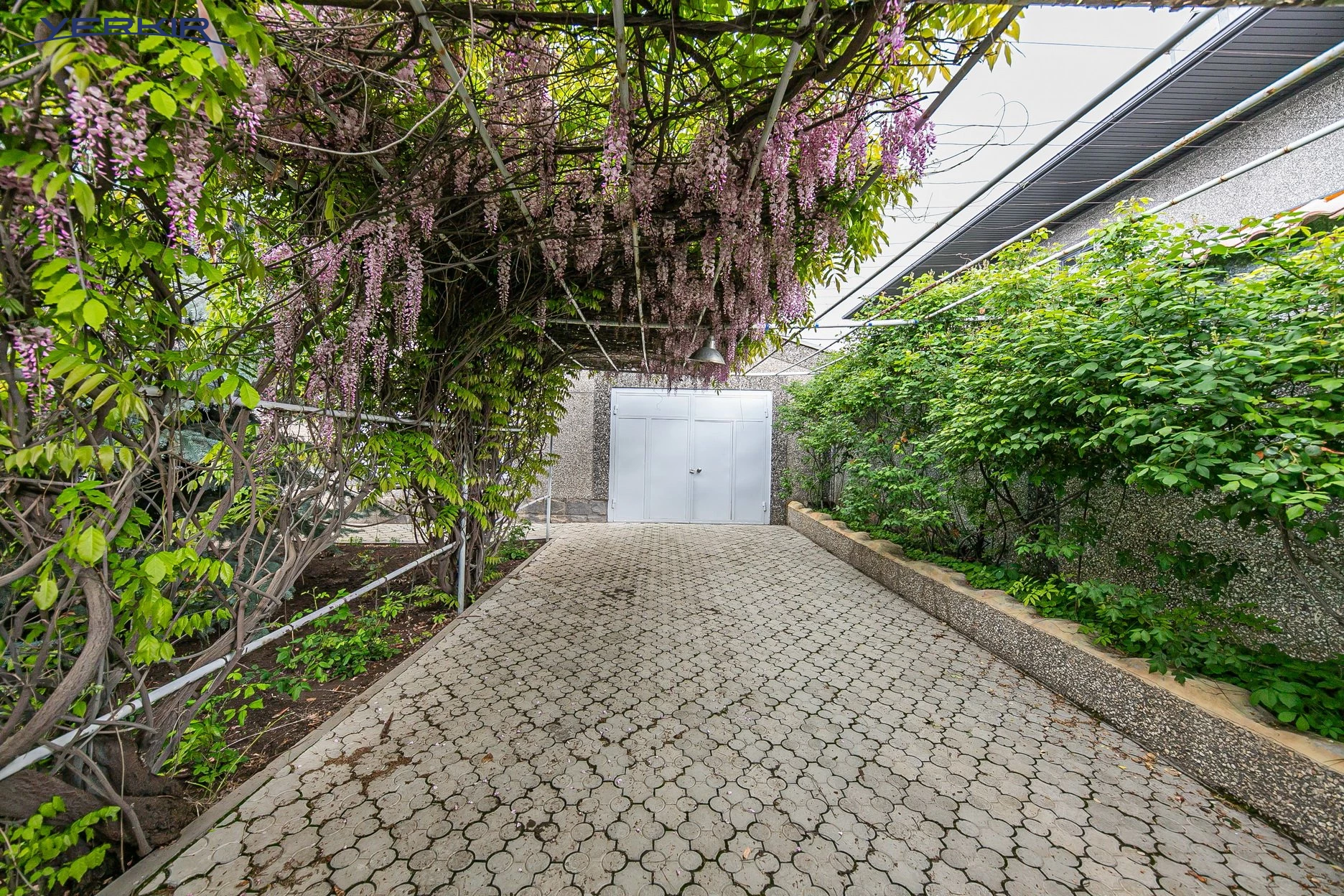 Առանձնատներ Կոդ` 8+517880