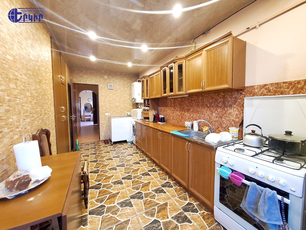 Առանձնատներ Կոդ` 2+51008