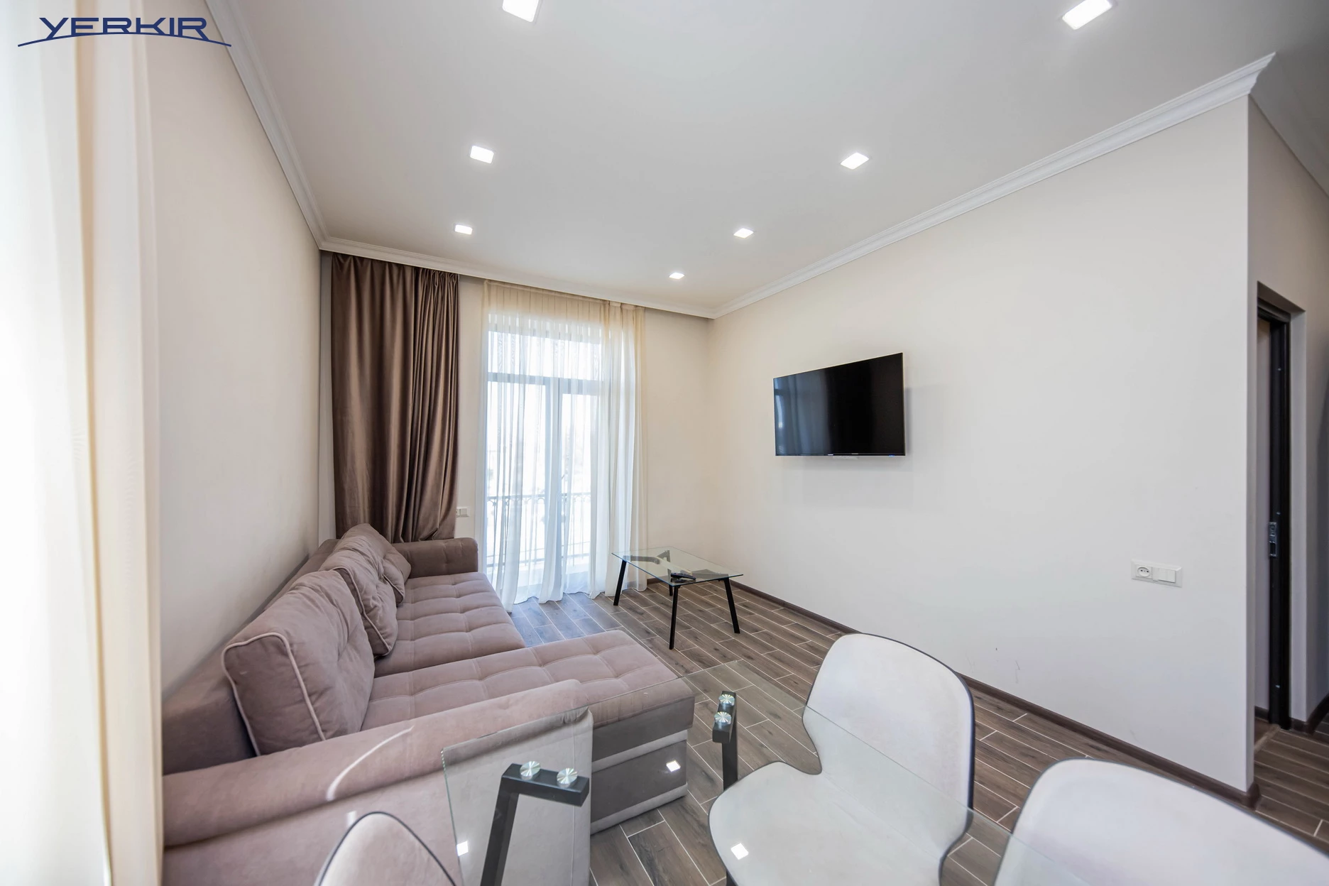 Բնակարաններ Կոդ` 10+112480