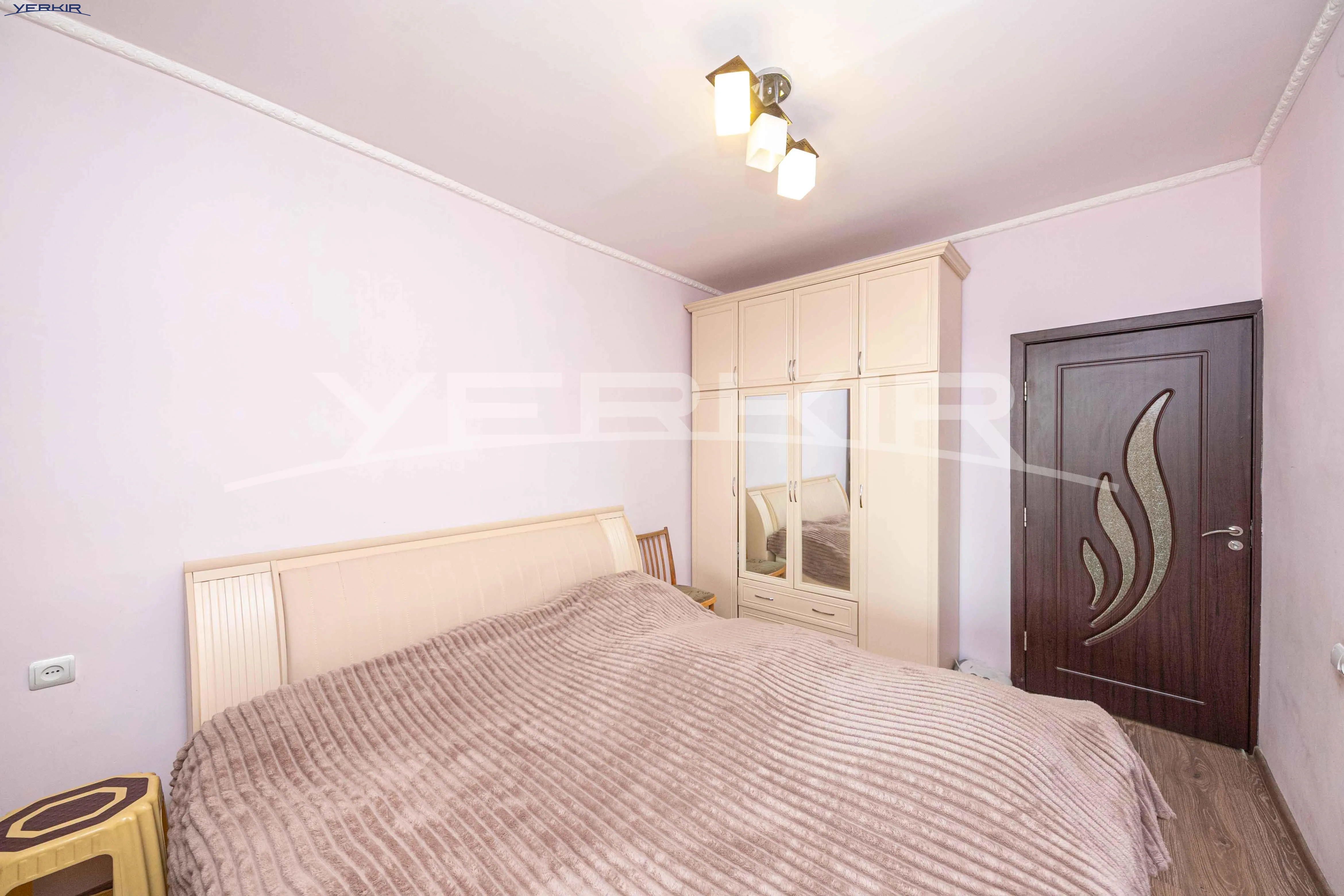 Apartments Code: 10+3292944