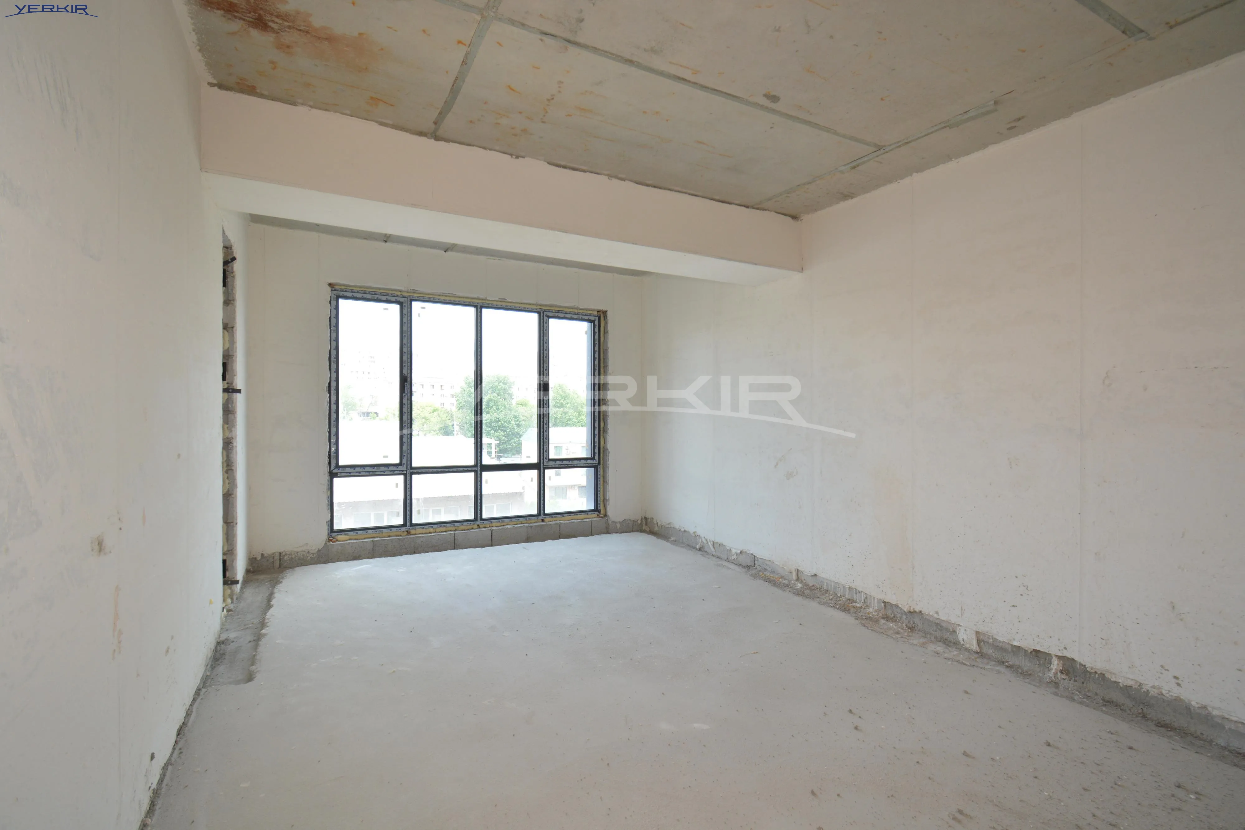 Apartments Code: 9+3341311