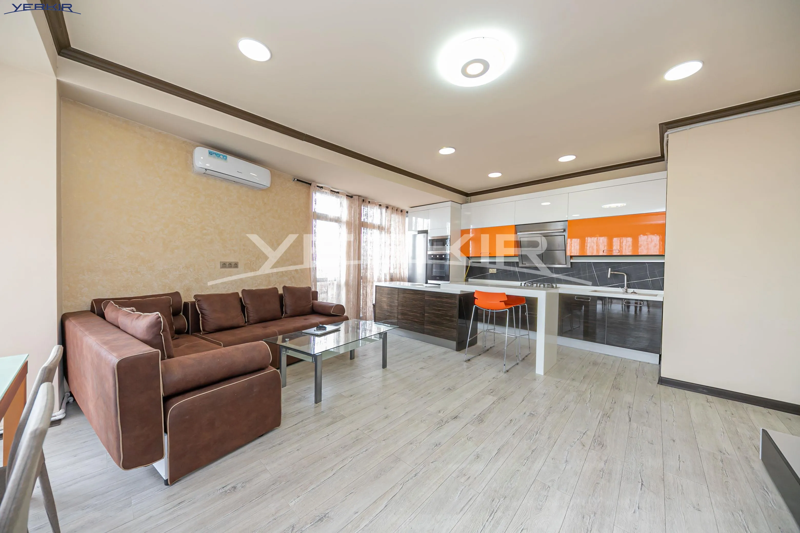 Apartments Code: 10+3701349