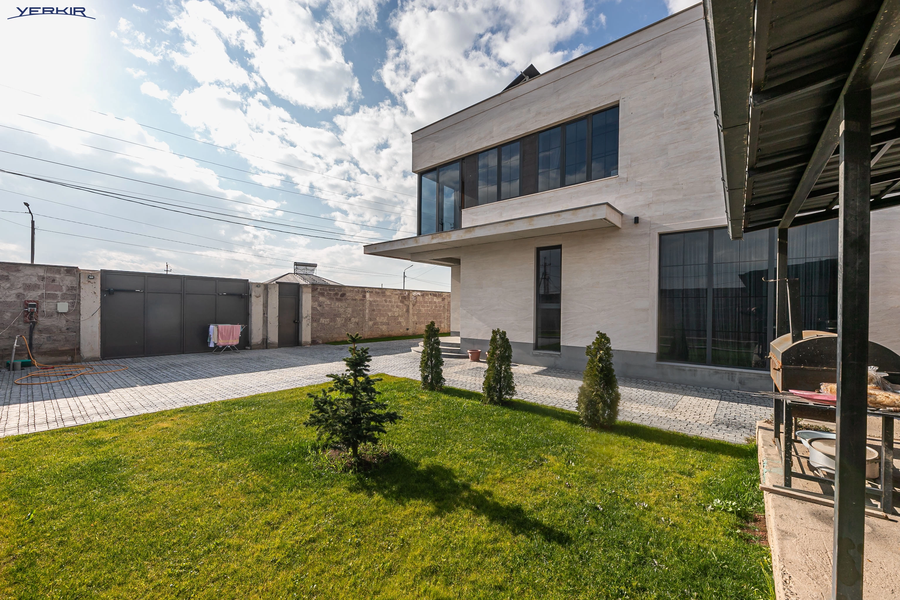 Առանձնատներ Կոդ` 10+521157