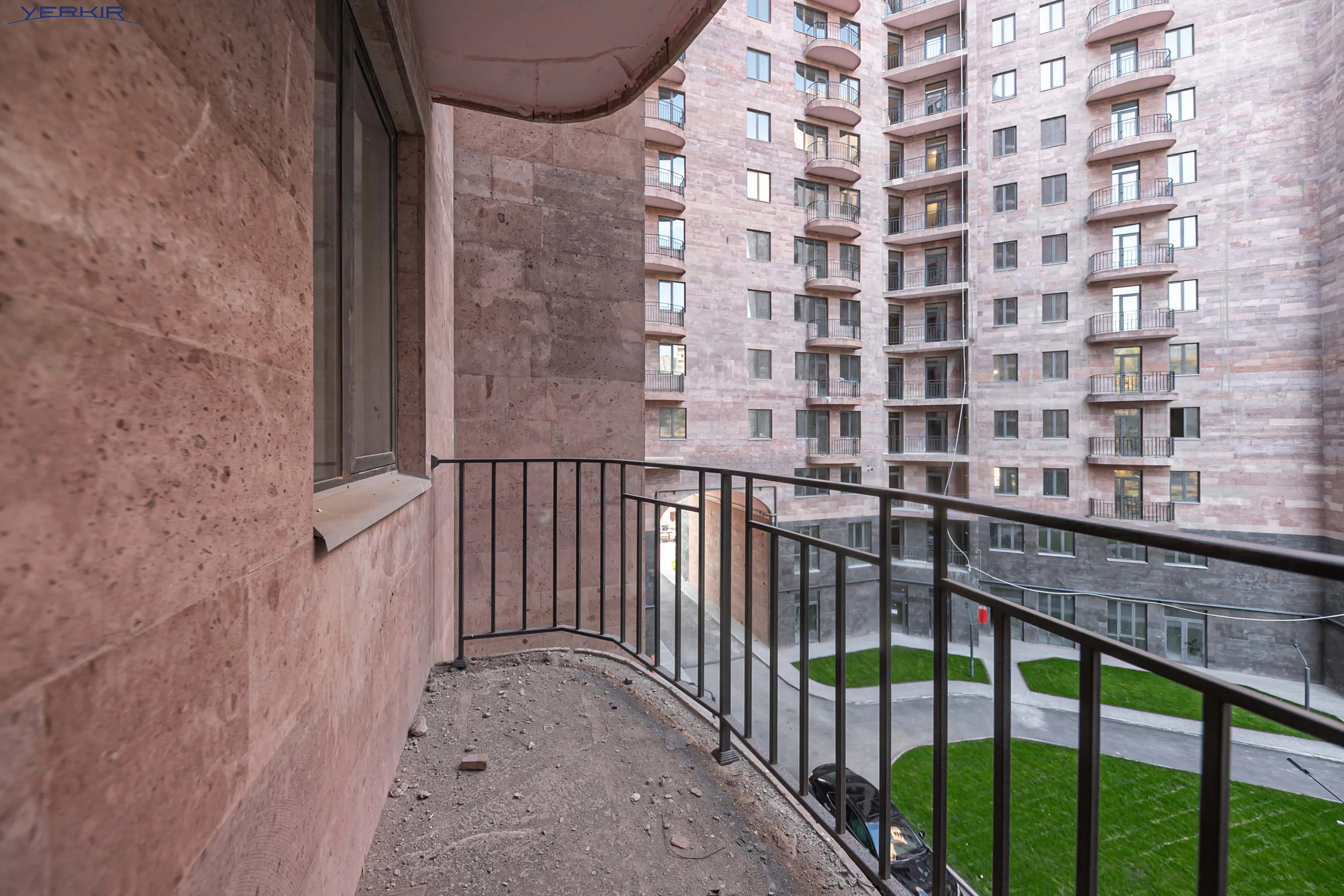 Apartments Code: 5+4194471