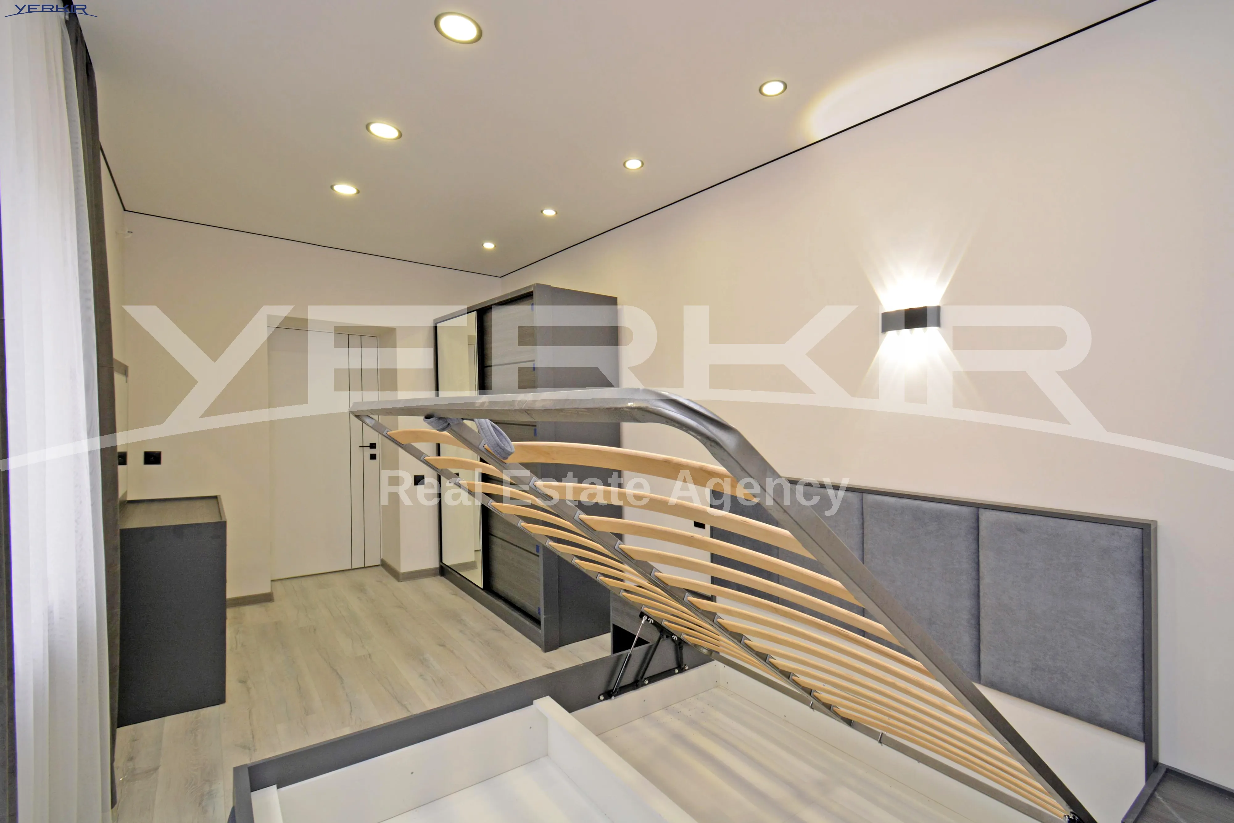 Apartments Code: 3+4294219