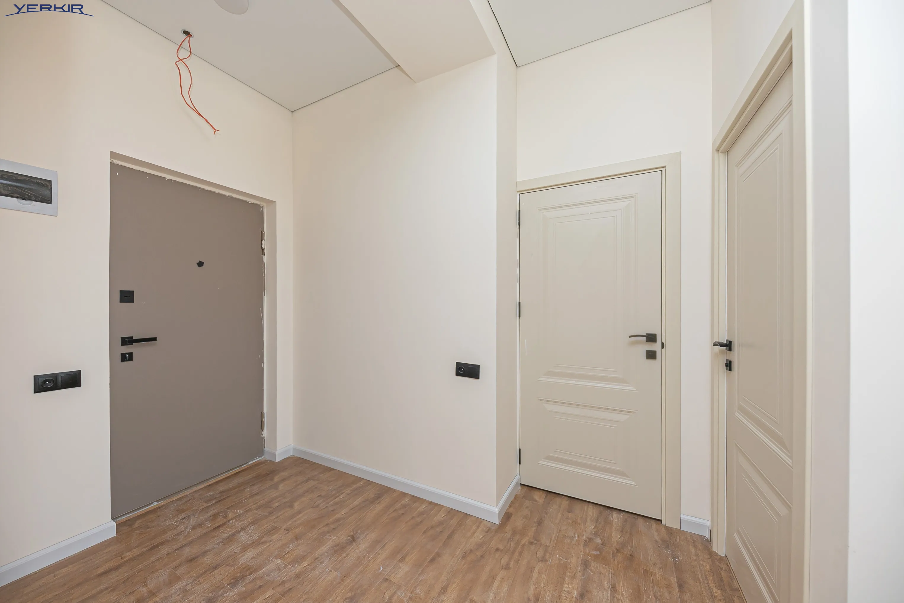 Apartments Code: 5+2454435