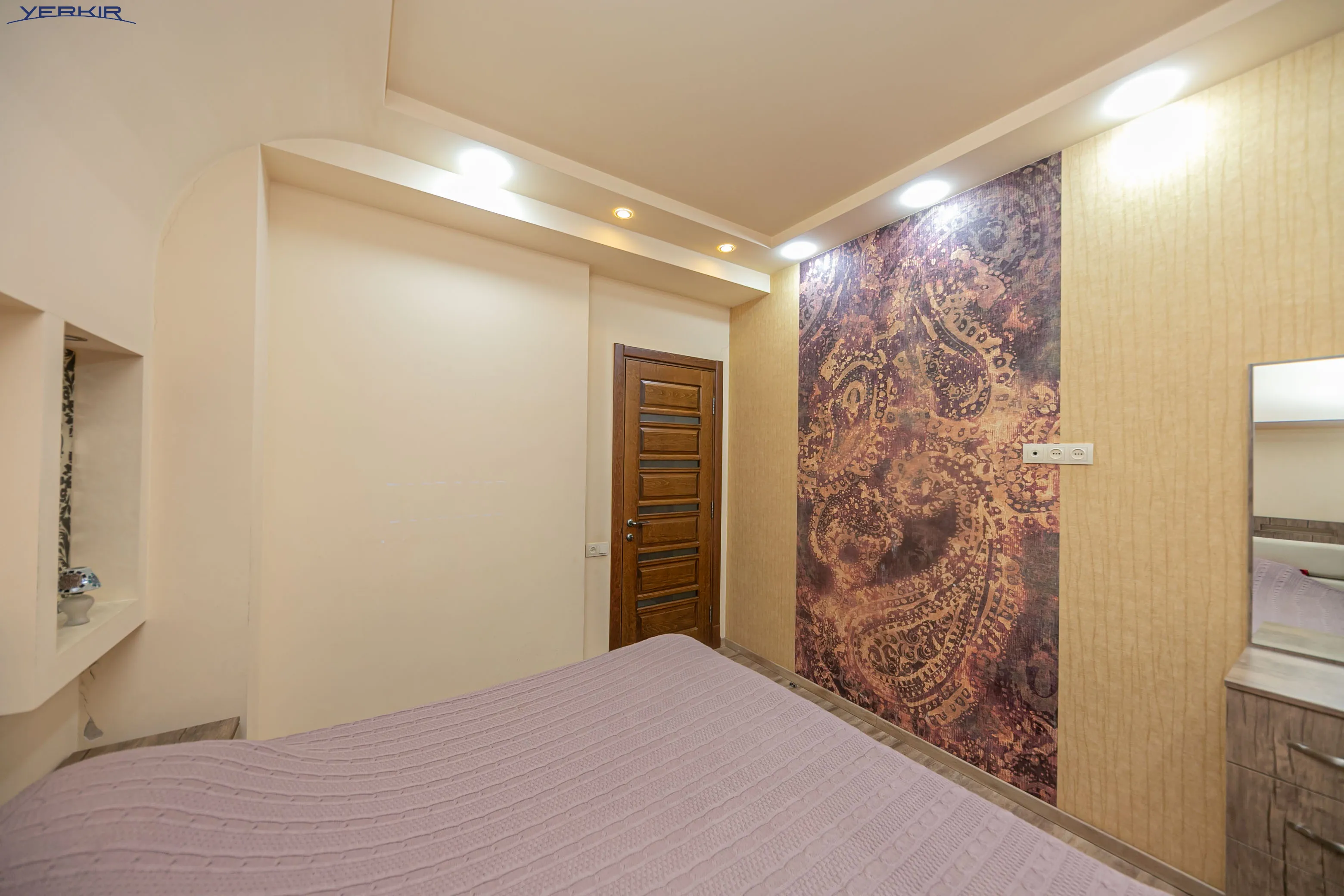 Apartments Code: 9+3621224