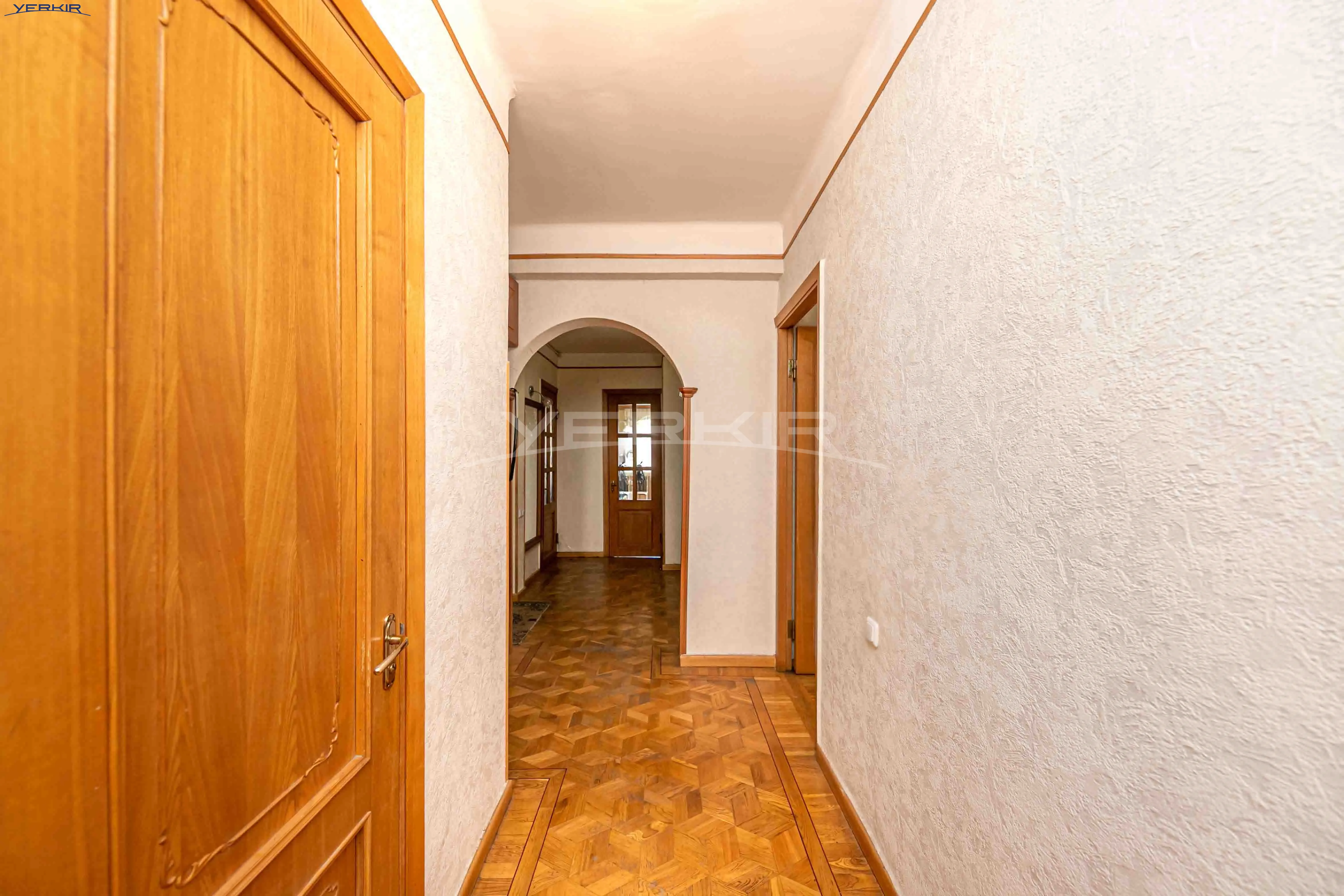 Apartments Code: 9+4909536