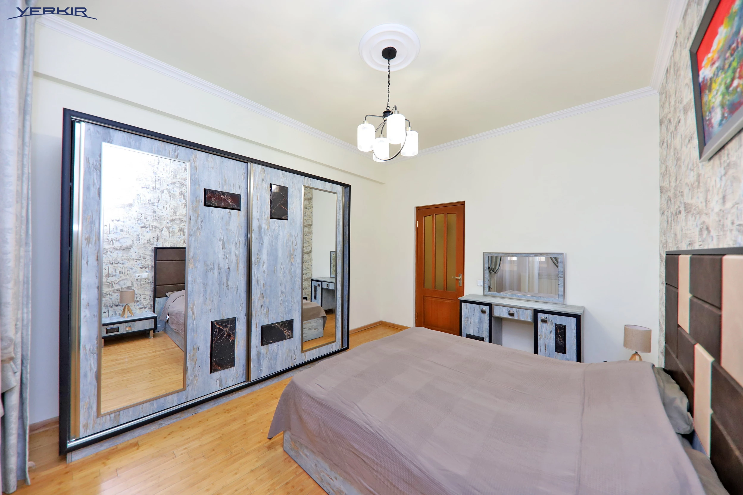 Apartments Code: 5+216518