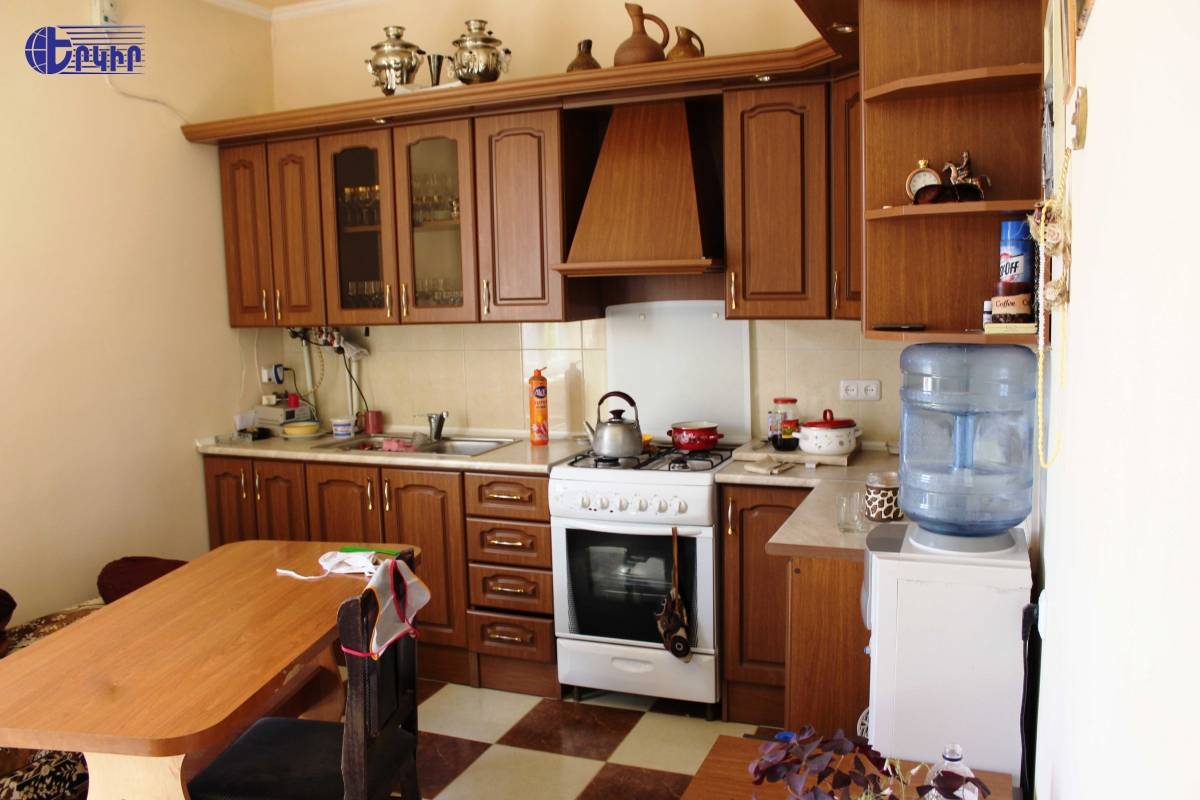 Առանձնատներ Կոդ` 7+50101