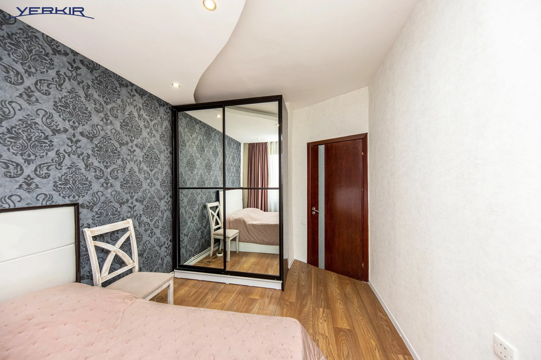 Apartments Code: 2+2282881