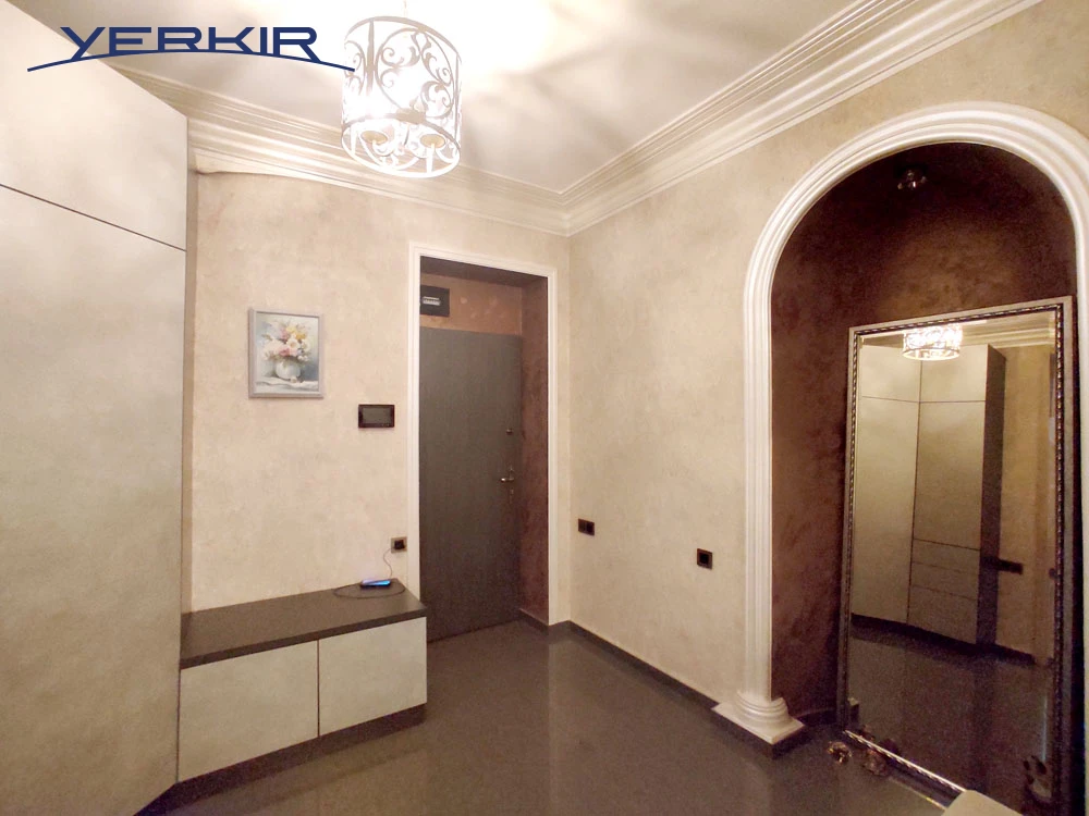 Apartments Code: 9+3263207