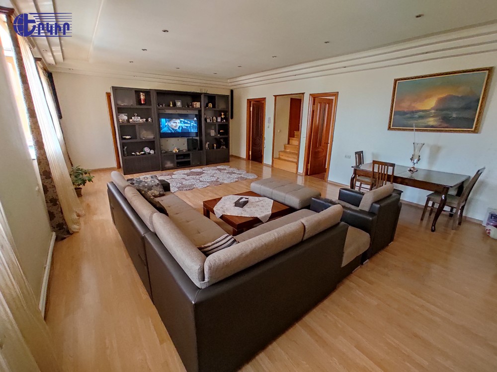 Apartments Code: 10+3501811