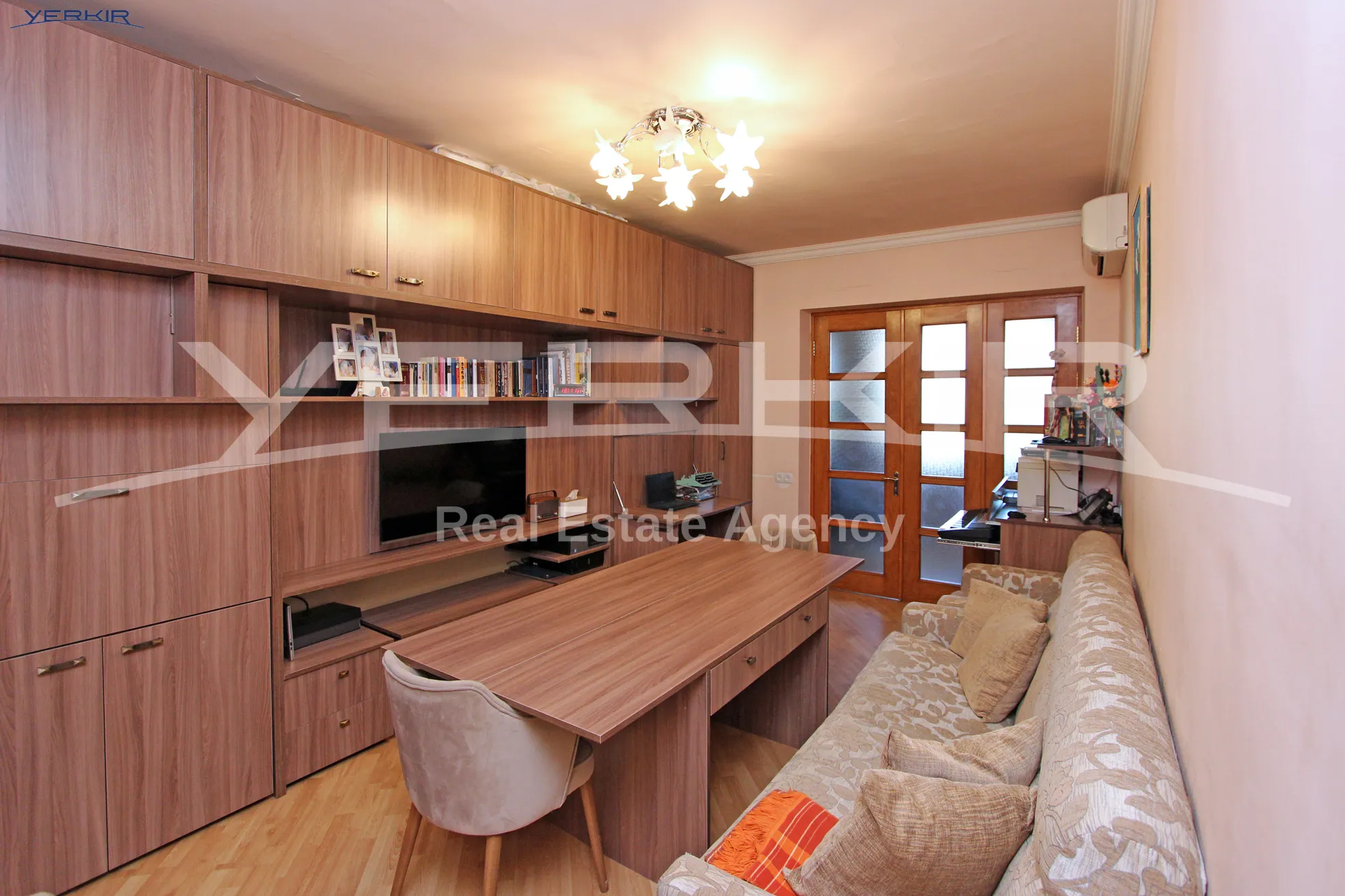 Apartments Code: 1+1842139