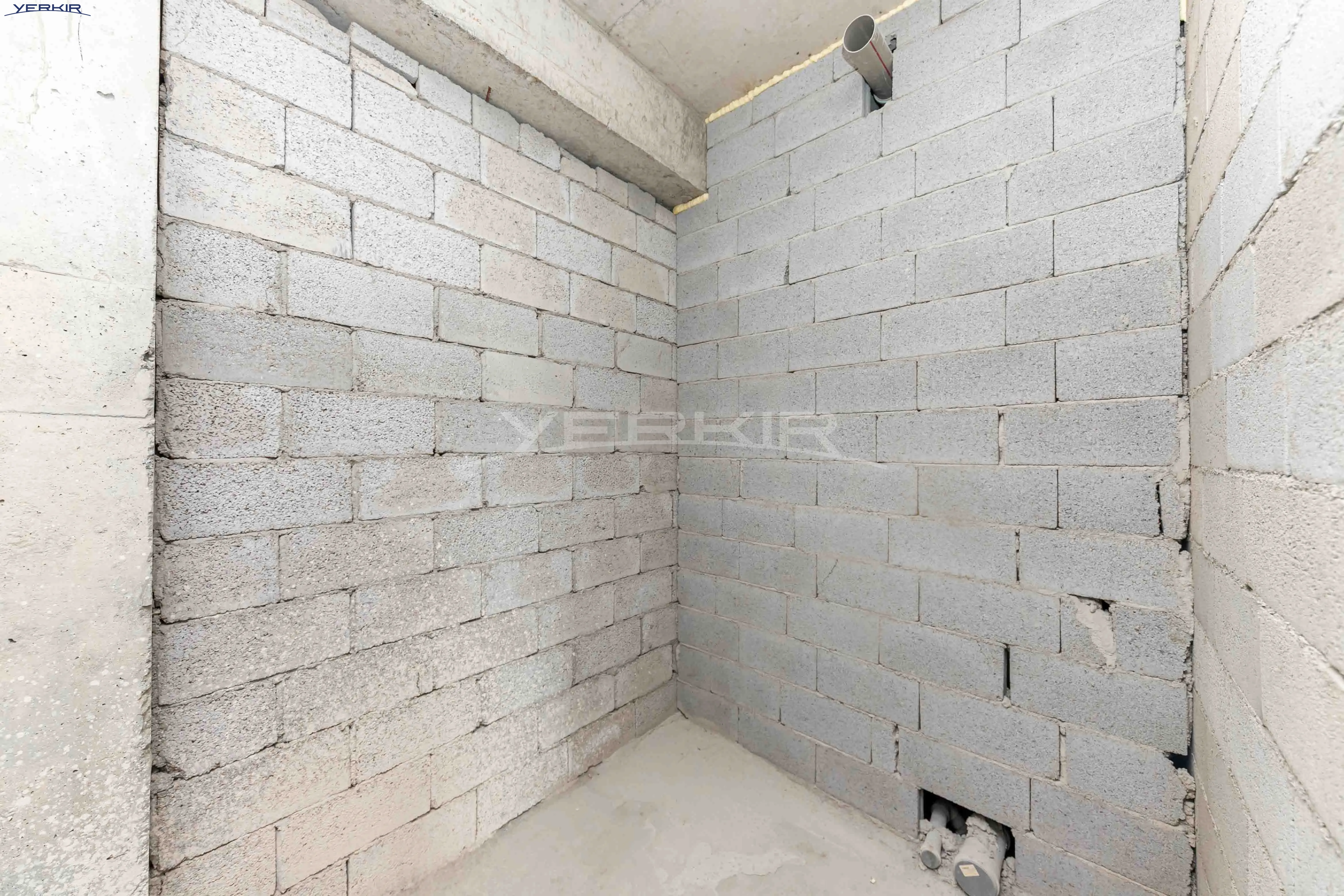 Apartments Code: 9+3524884