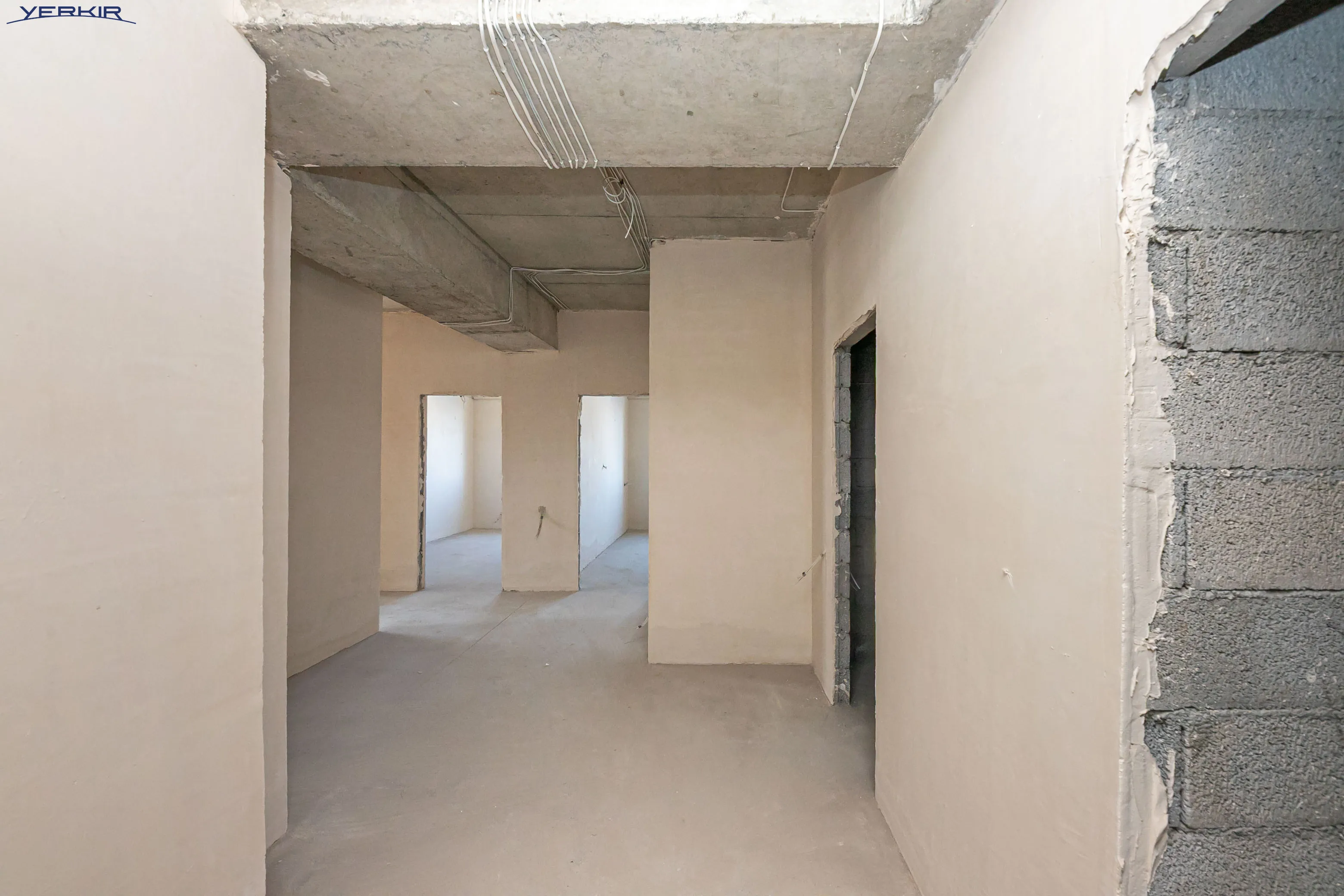 Apartments Code: 9+3515972