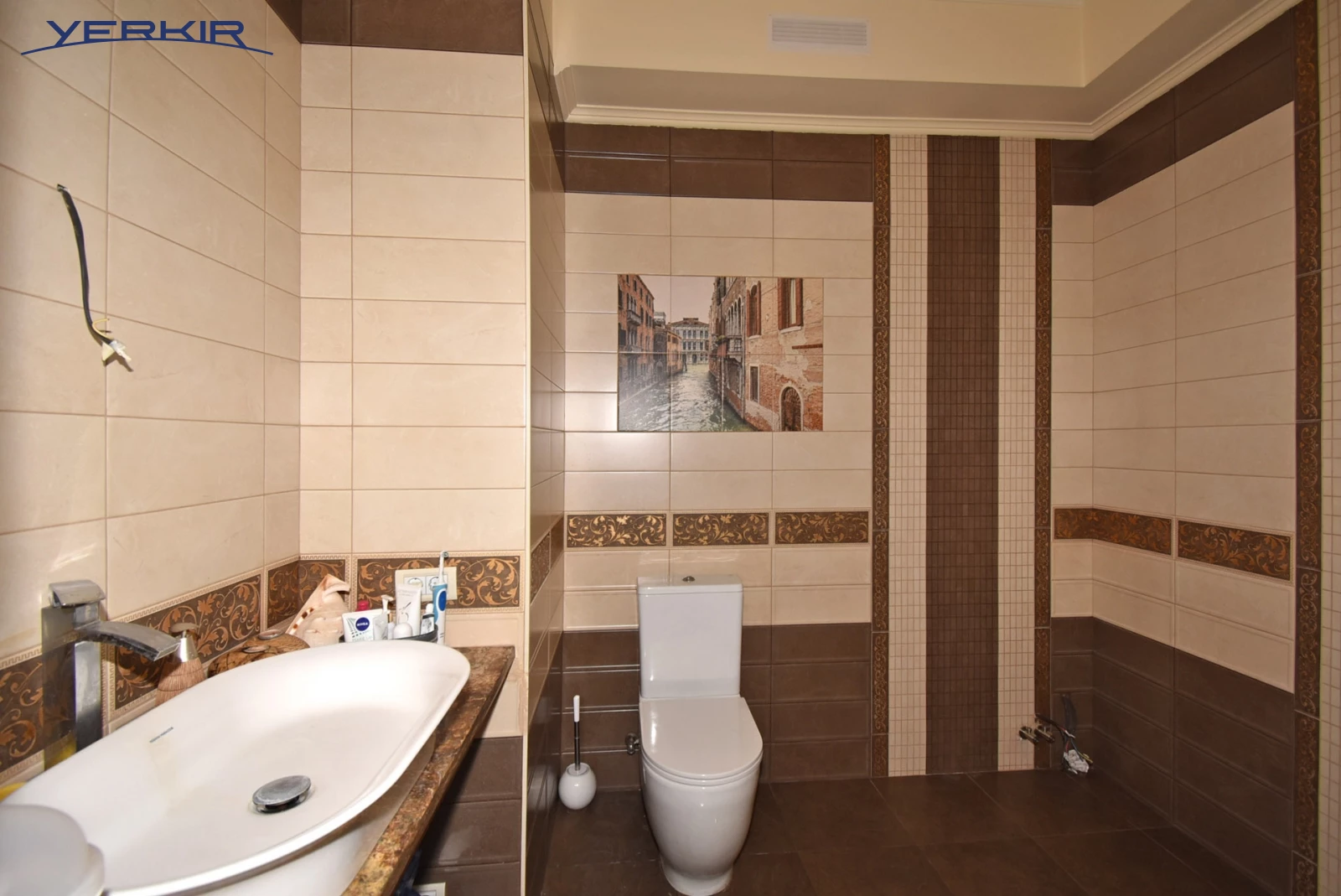 Apartments Code: 5+316512