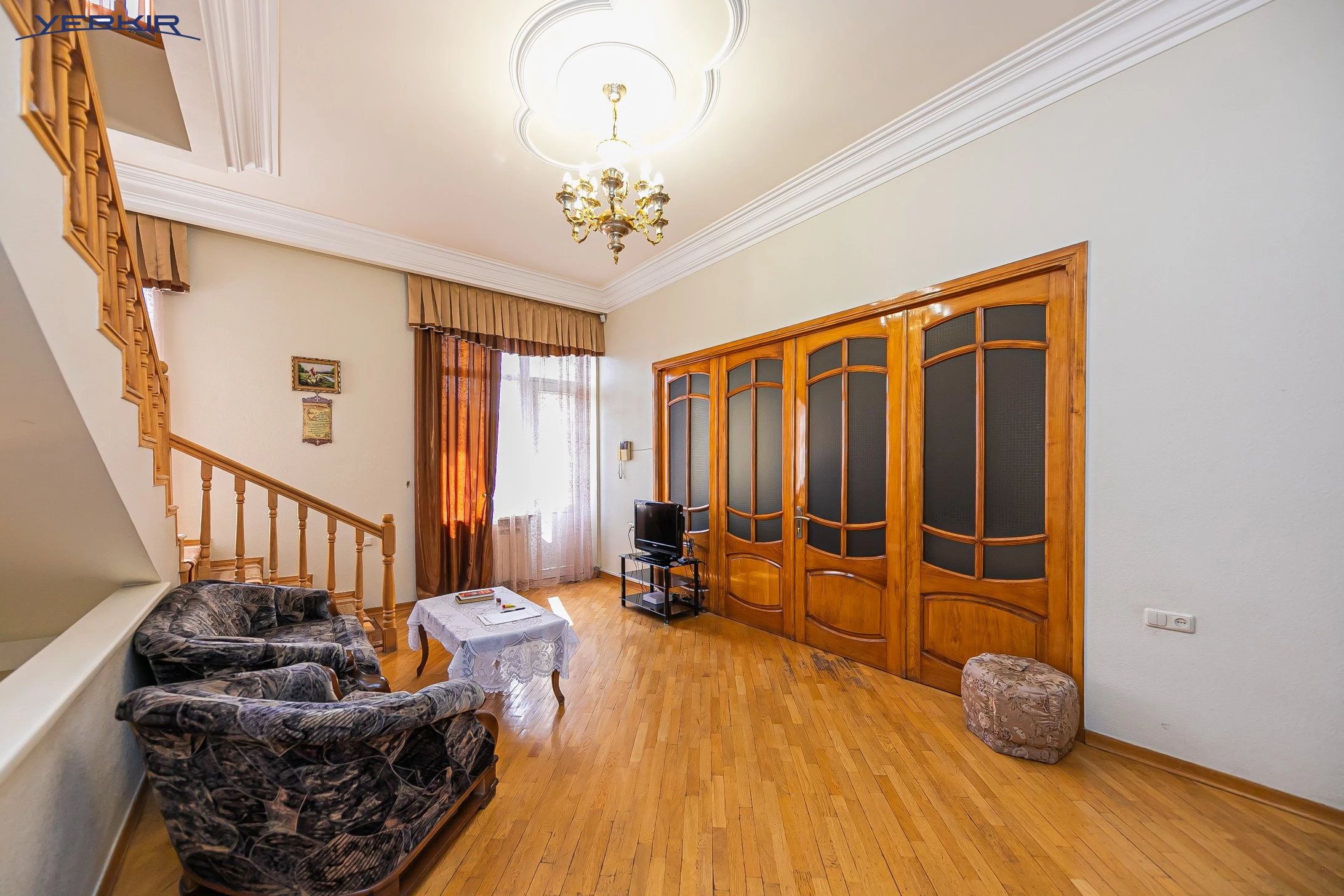 Առանձնատներ Կոդ` 7+516861
