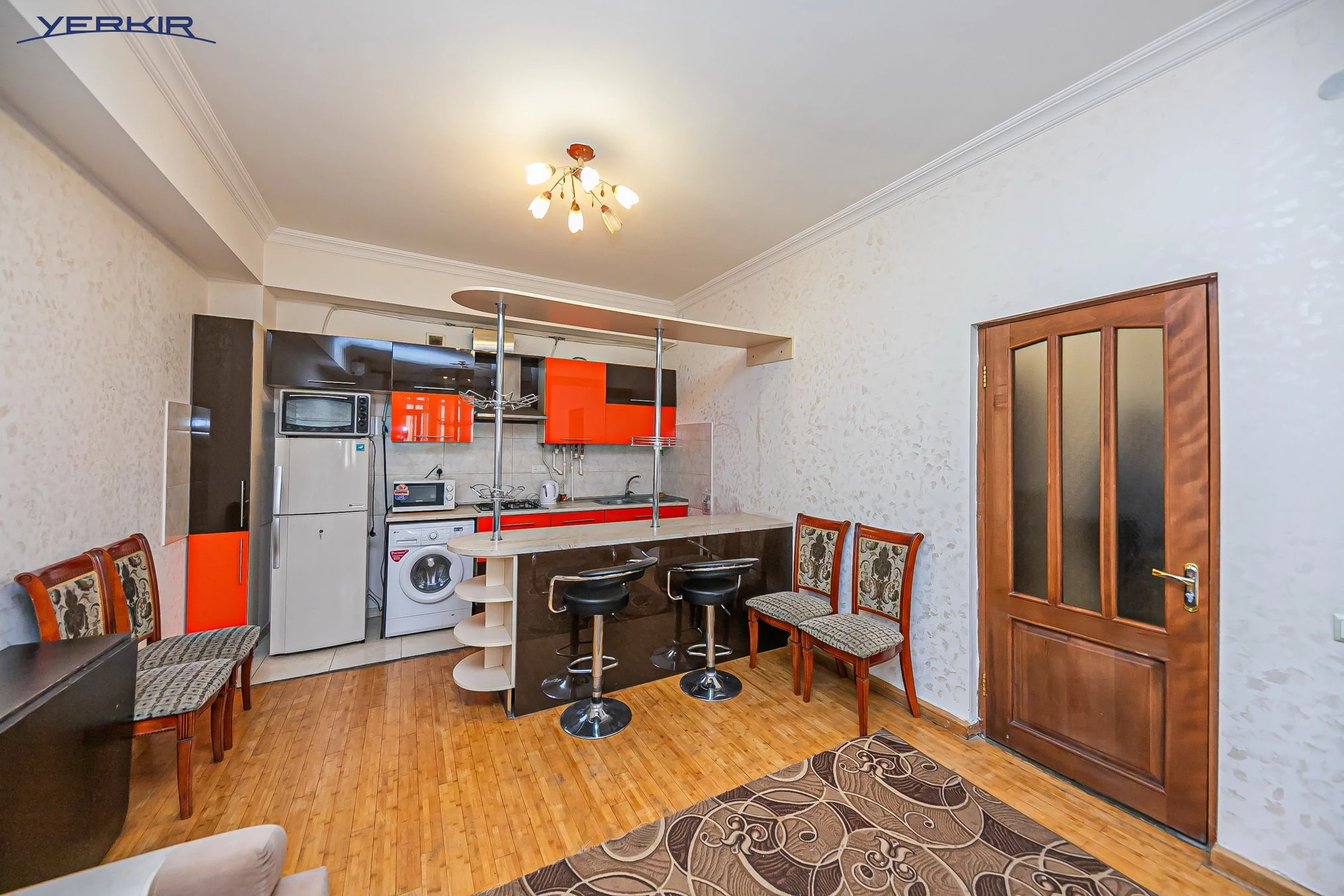 Apartments Code: 8+217205