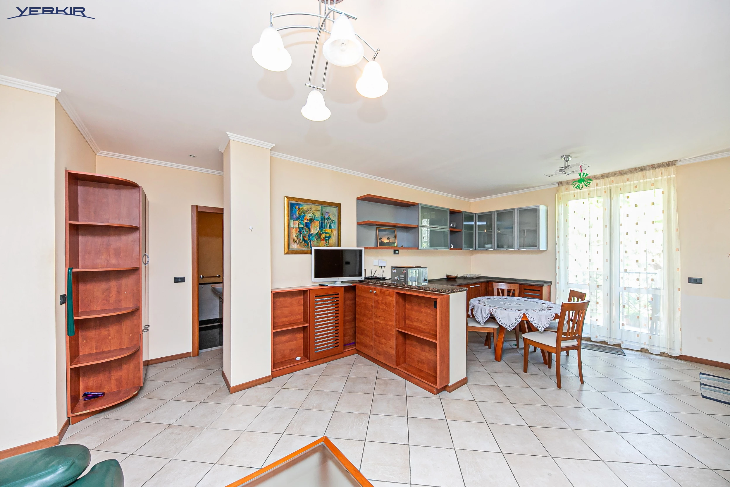 Apartments Code: 5+318404