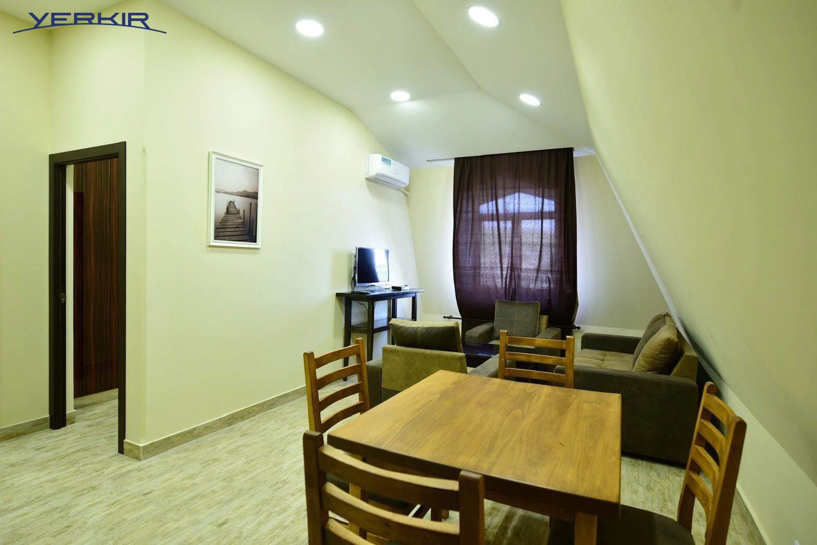 Apartments Code: 10+213686