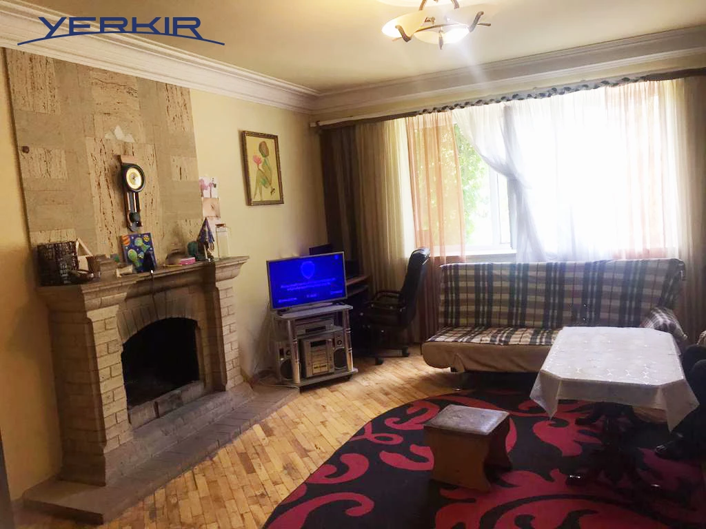 Առանձնատներ Կոդ` 5+50093