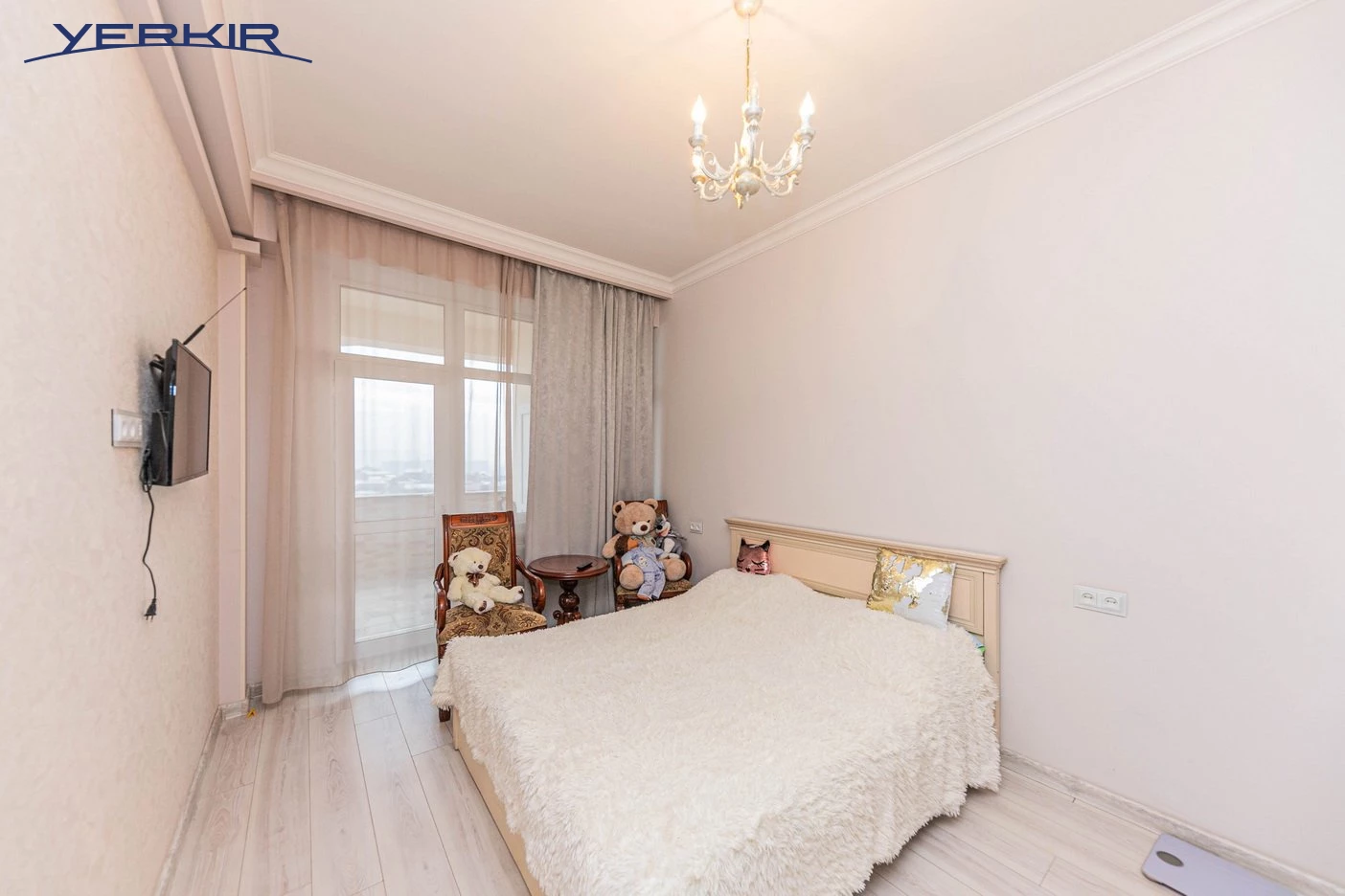 Apartments Code: 9+3558715