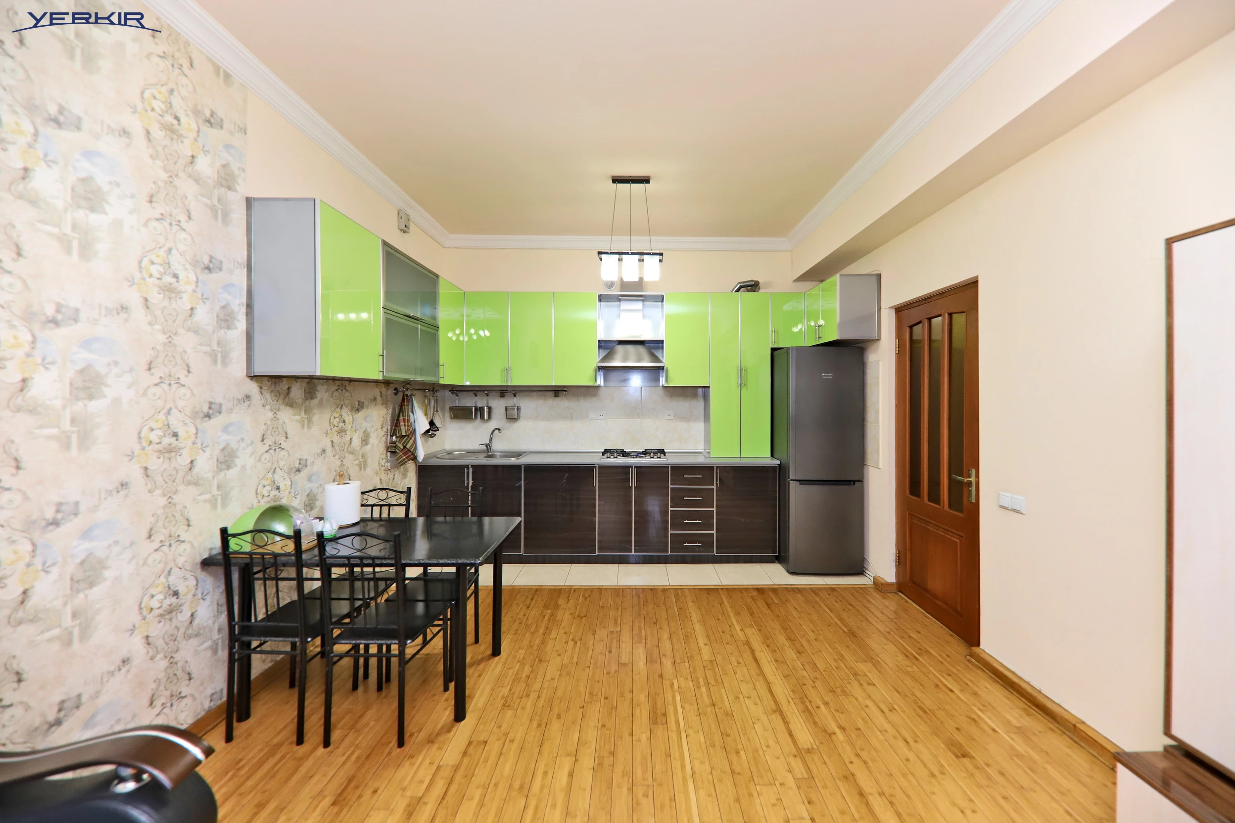 Apartments Code: 5+216518