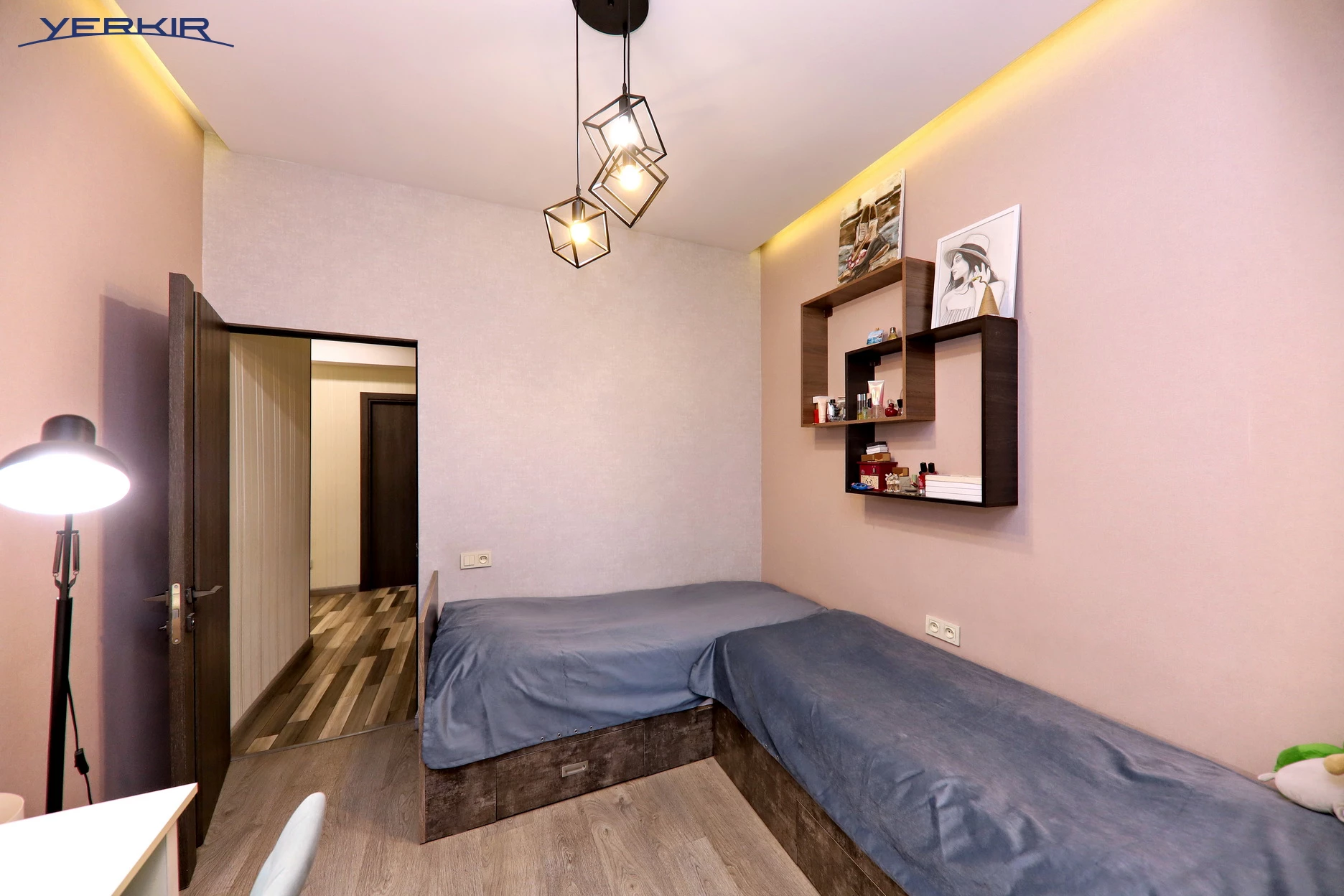 Բնակարաններ Կոդ` 5+311669