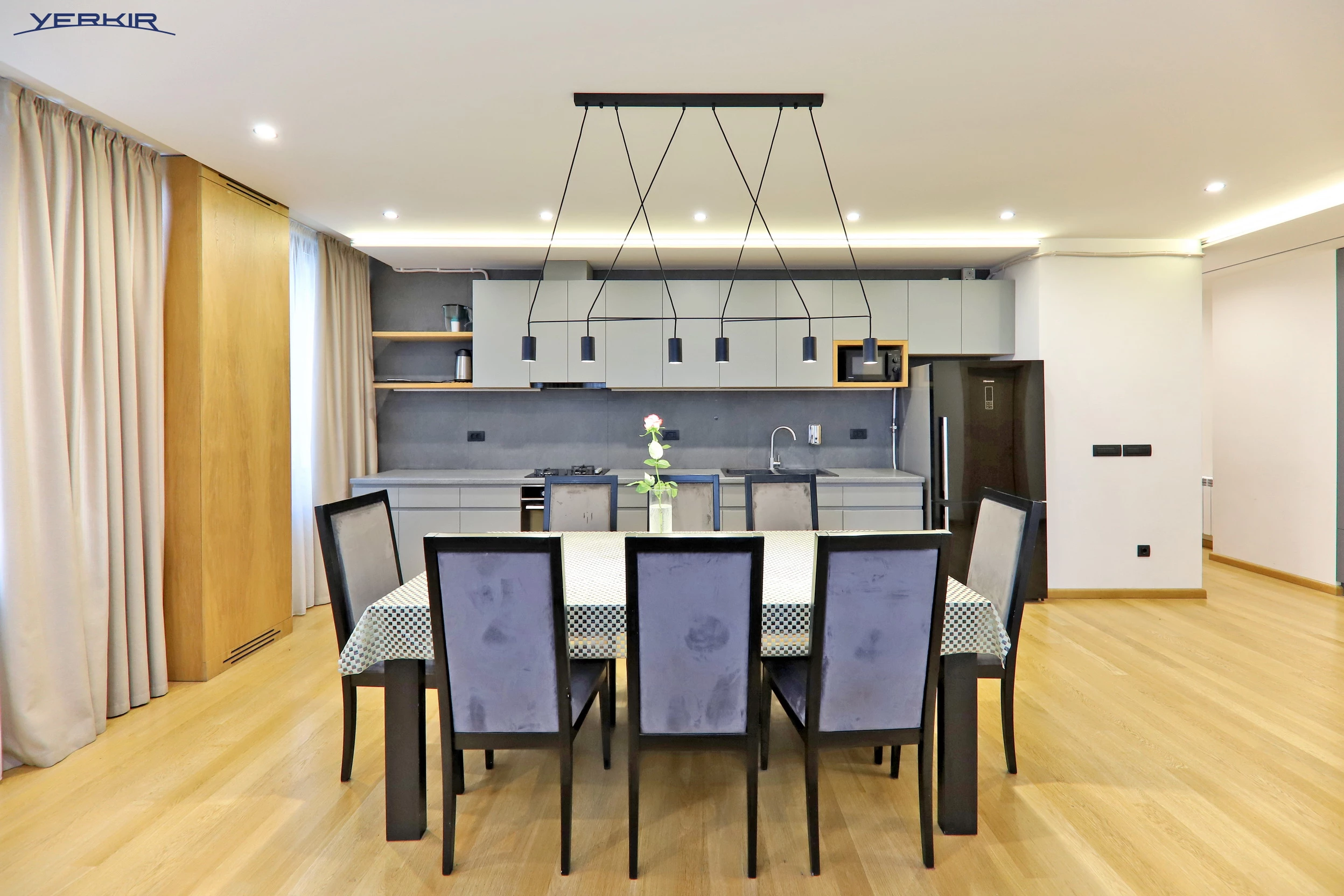 Apartments Code: 5+312443