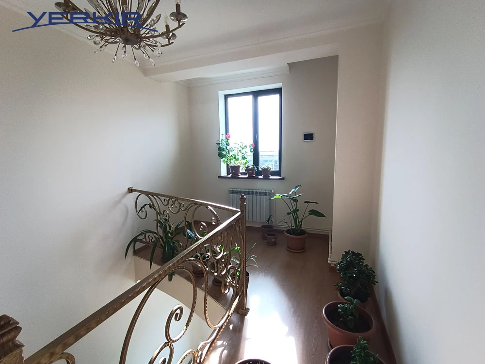 Առանձնատներ Կոդ` 9+508940