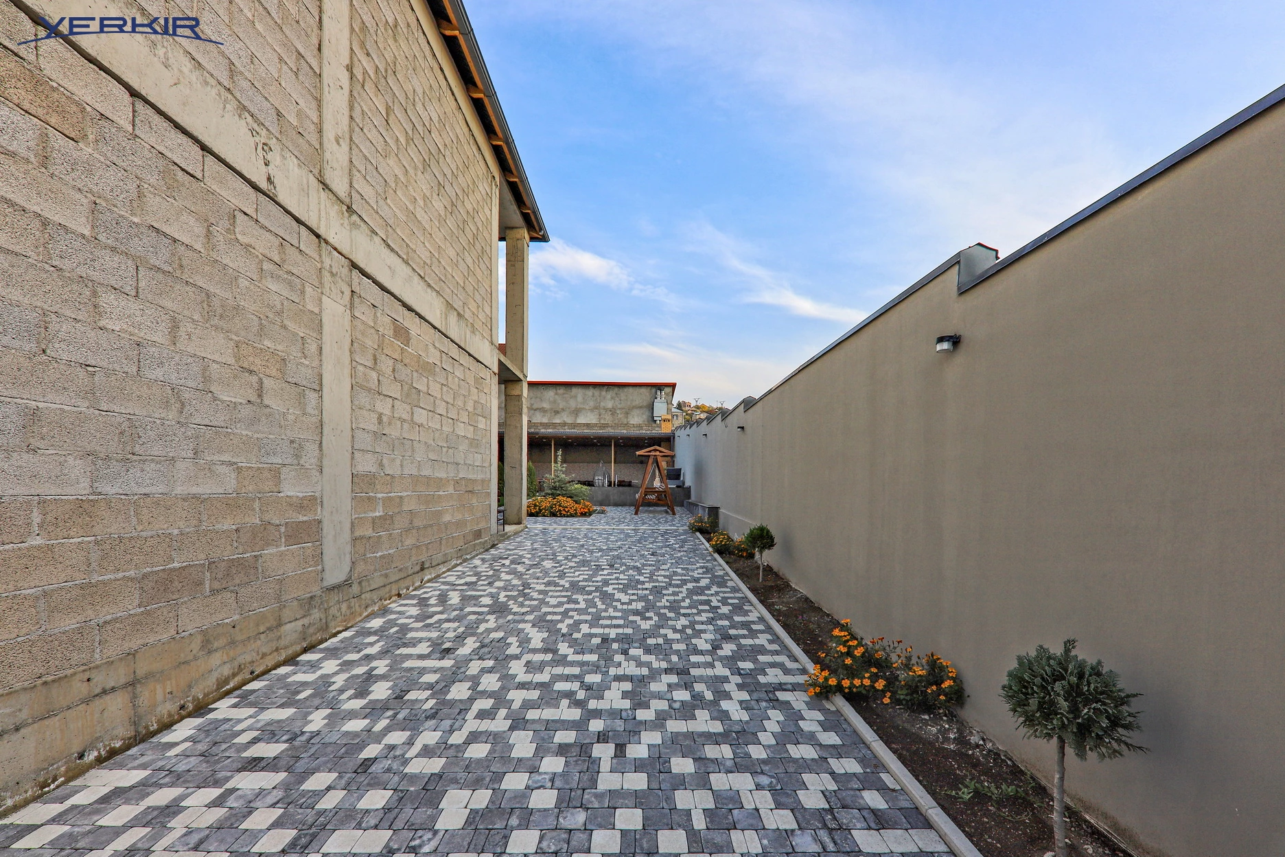 Houses Code: 3+513795