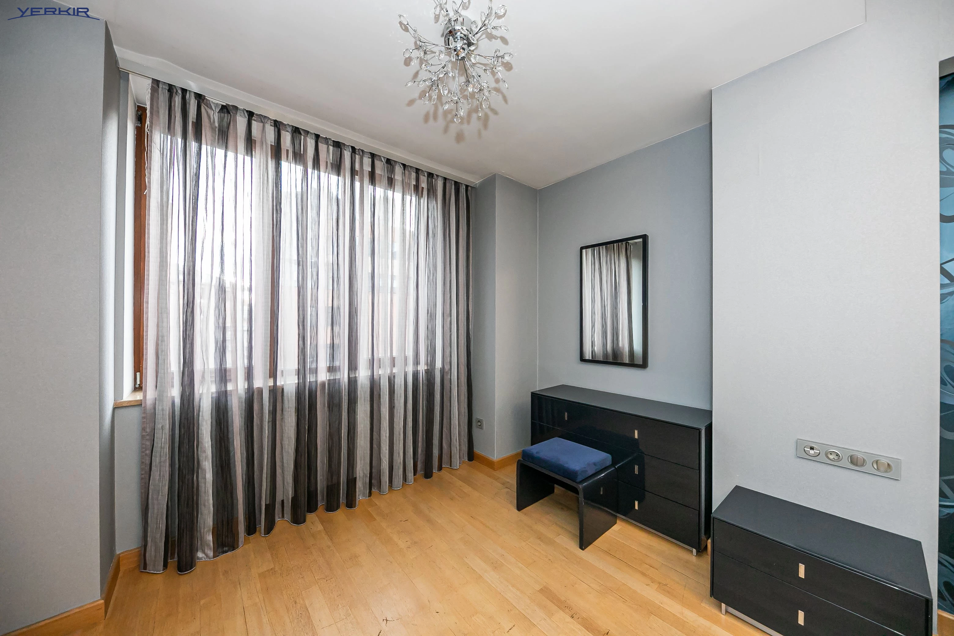 Apartments Code: 9+219804