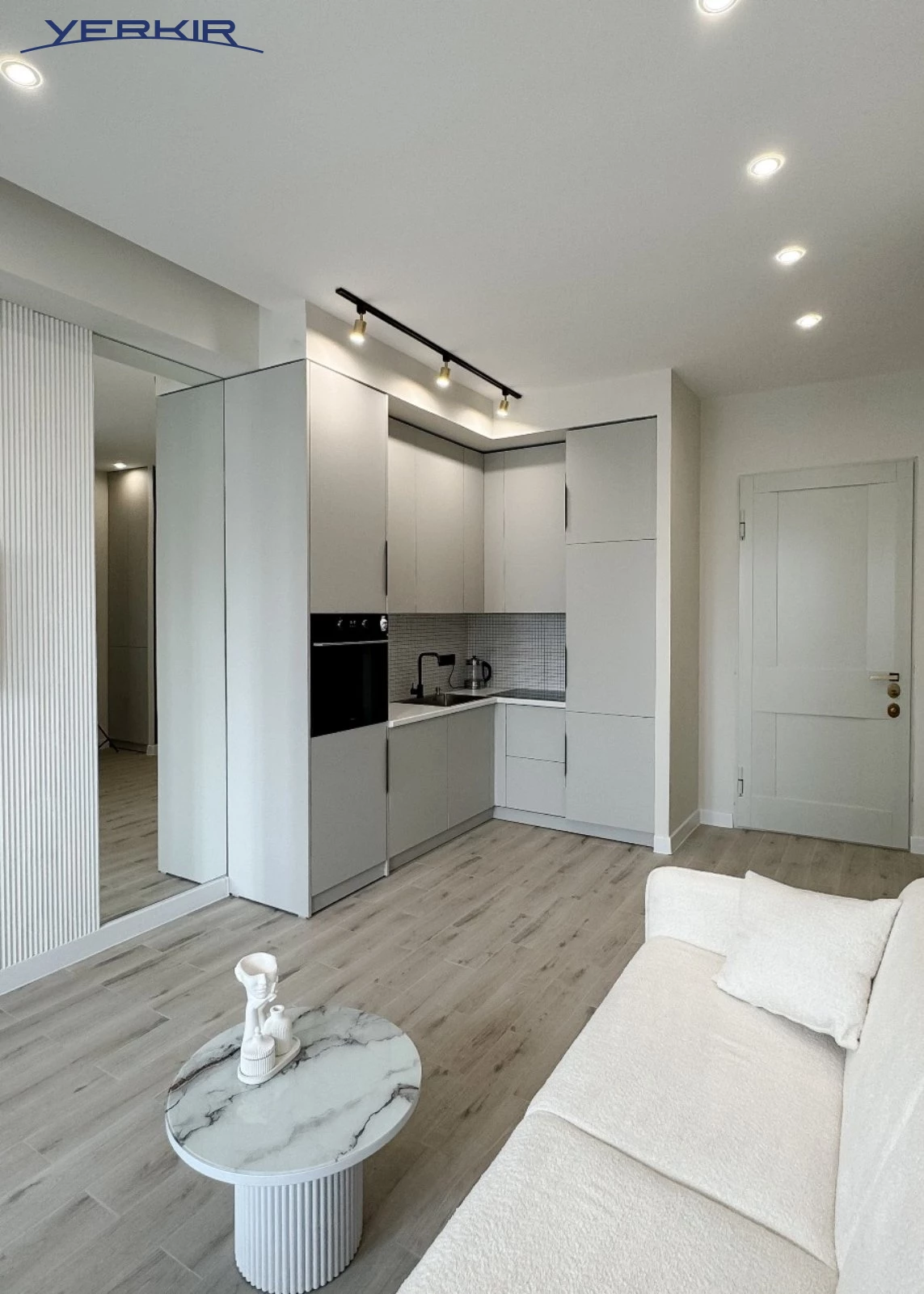 Apartments Code: 9+220979