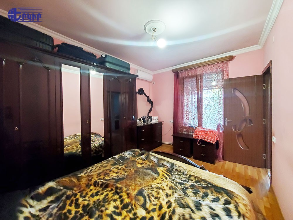 Առանձնատներ Կոդ` 2+51008