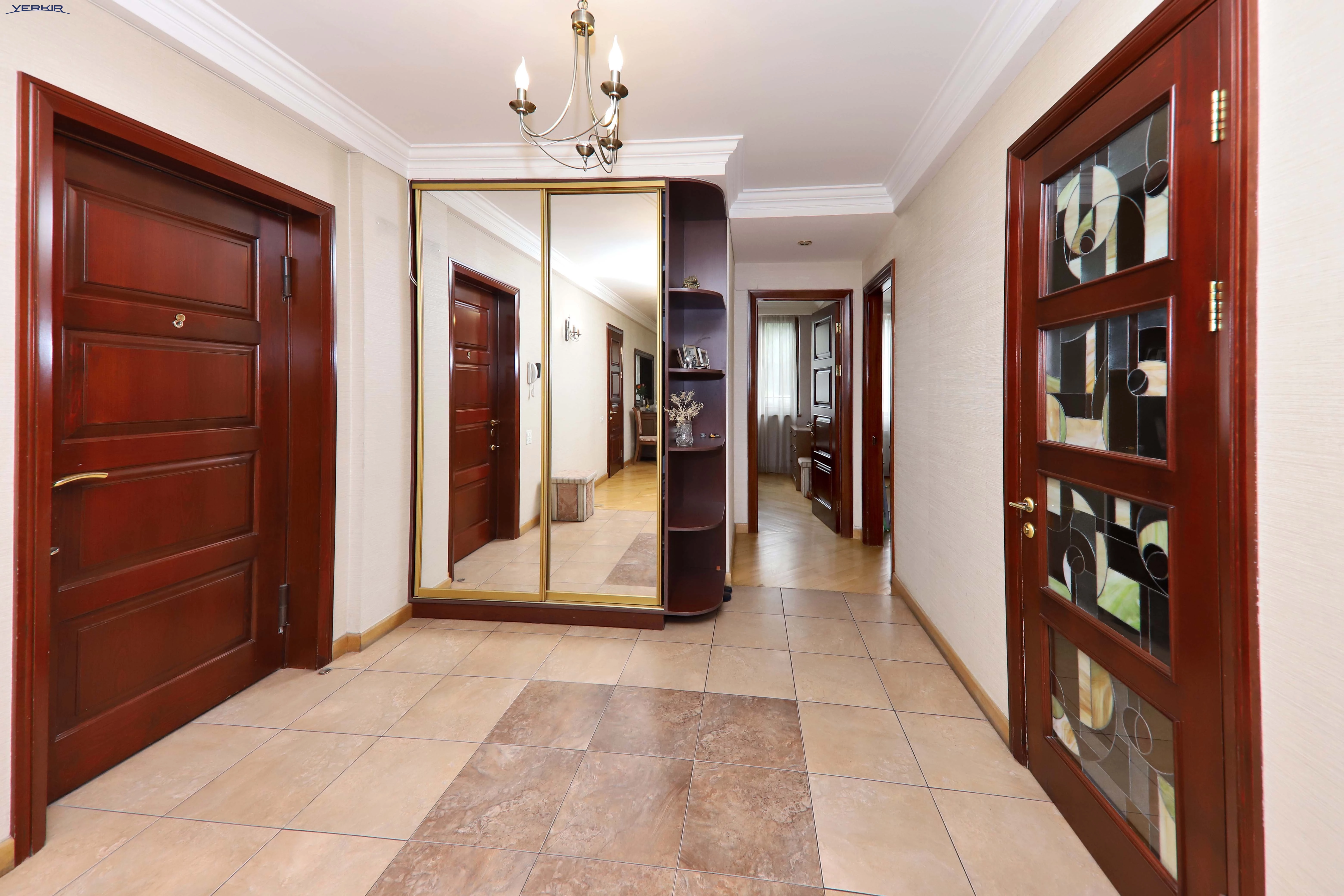 Apartments Code: 8+310572