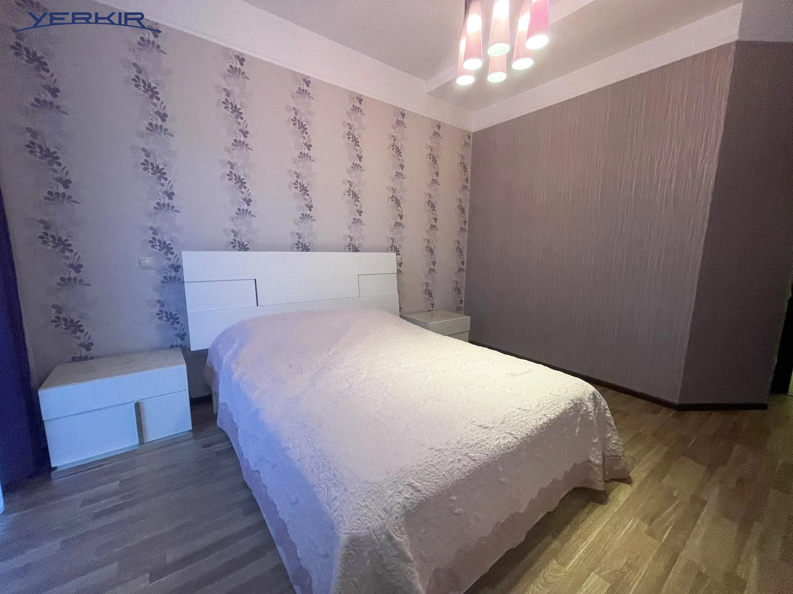 Բնակարաններ Կոդ` 5+313526