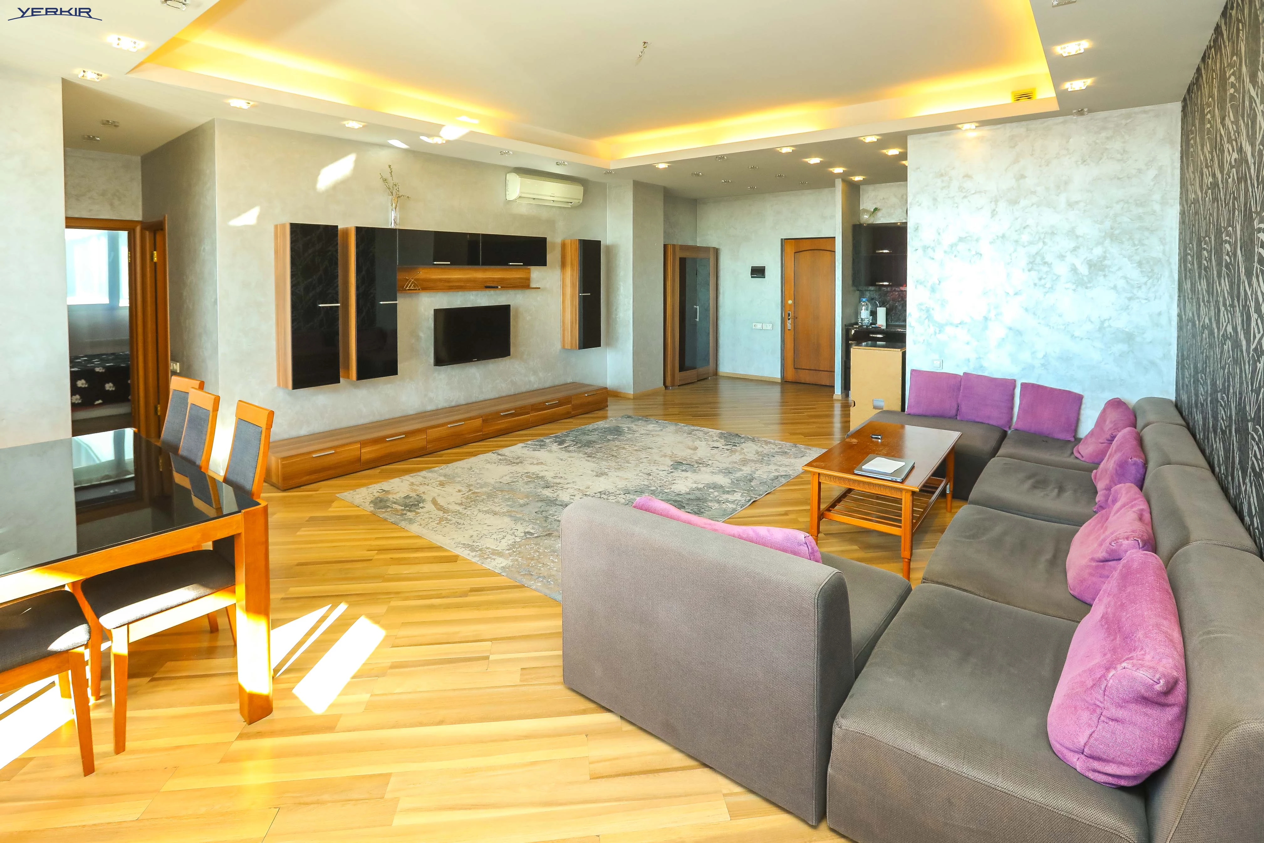 Apartments Code: 10+320880