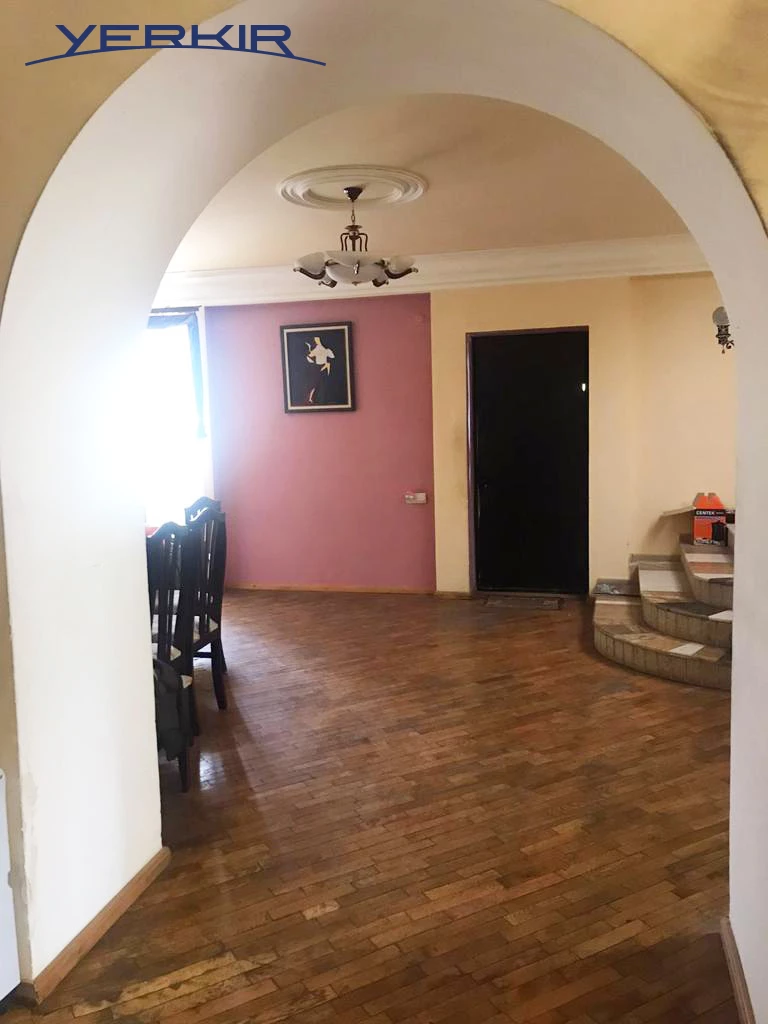 Առանձնատներ Կոդ` 5+50093