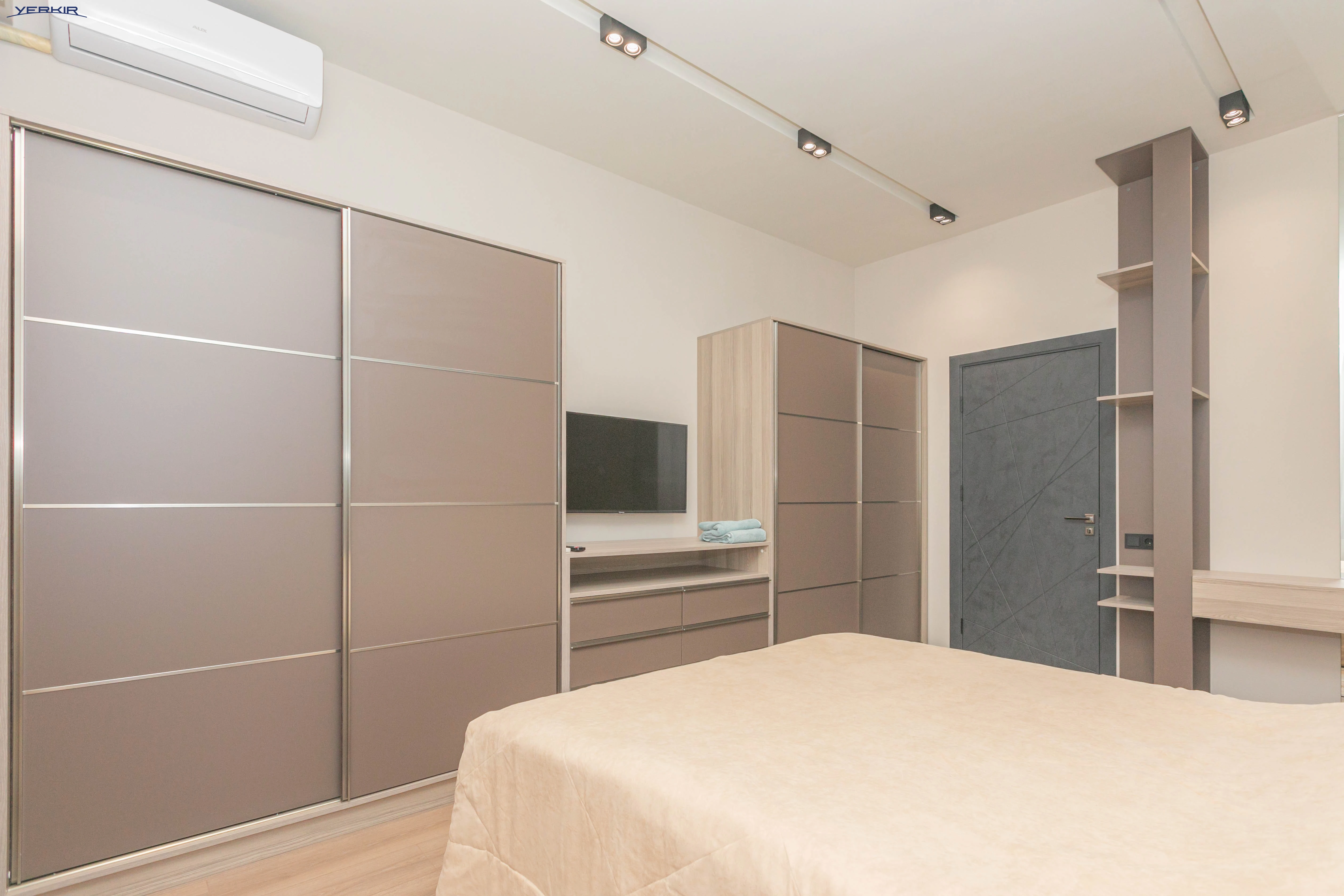 Apartments Code: 10+419408