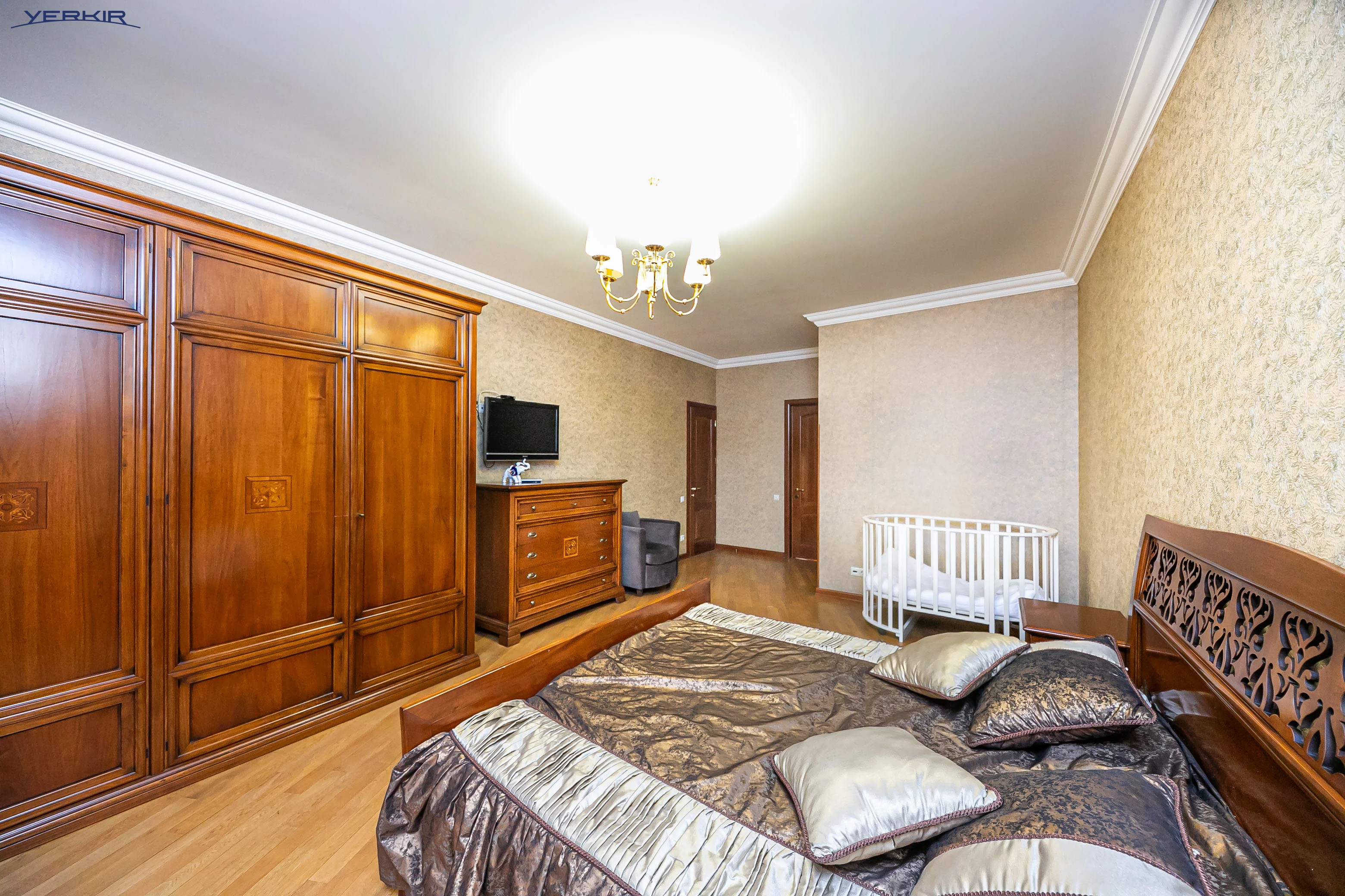 Apartments Code: 5+420265